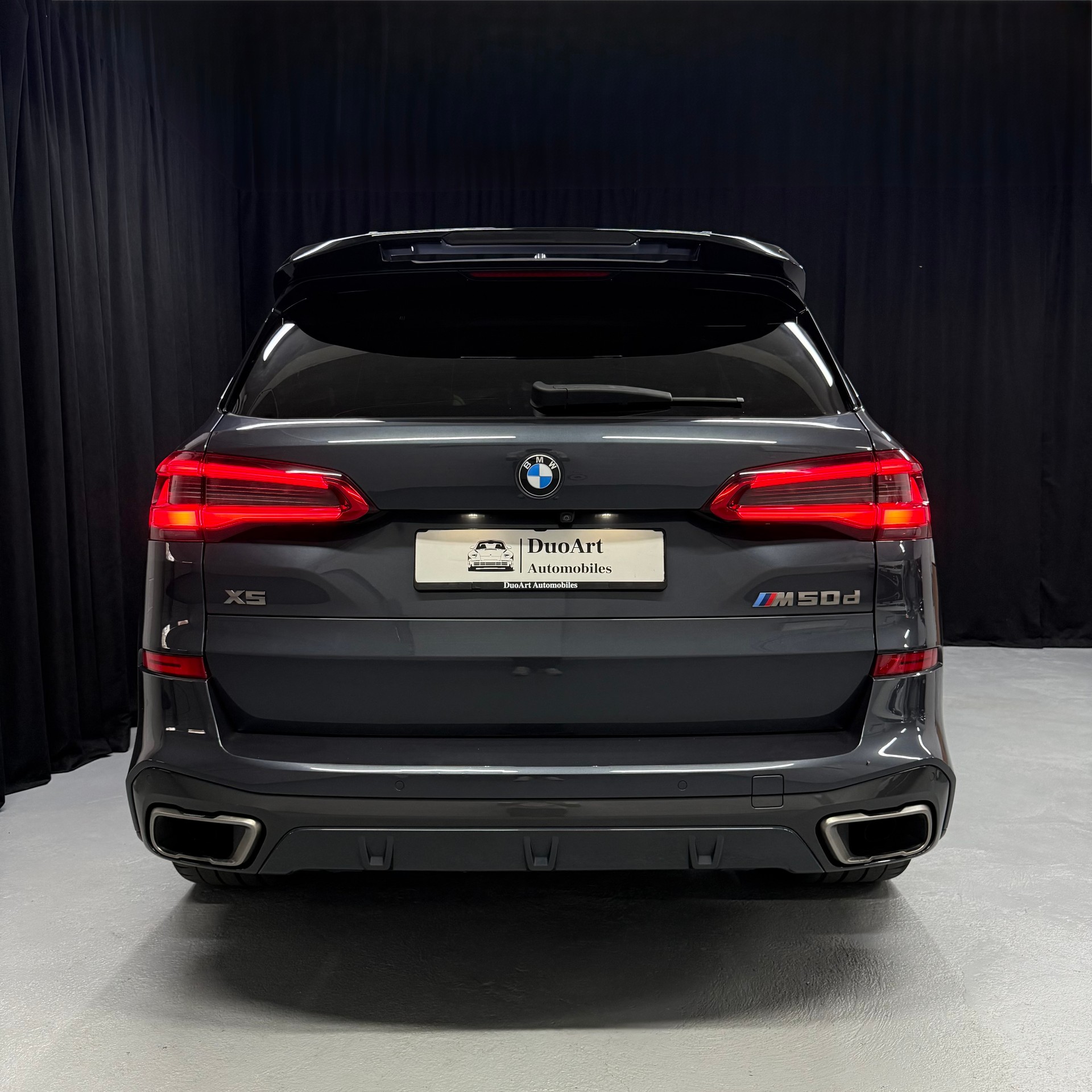 BMW X5 xDrive M50d Steptronic-image-9