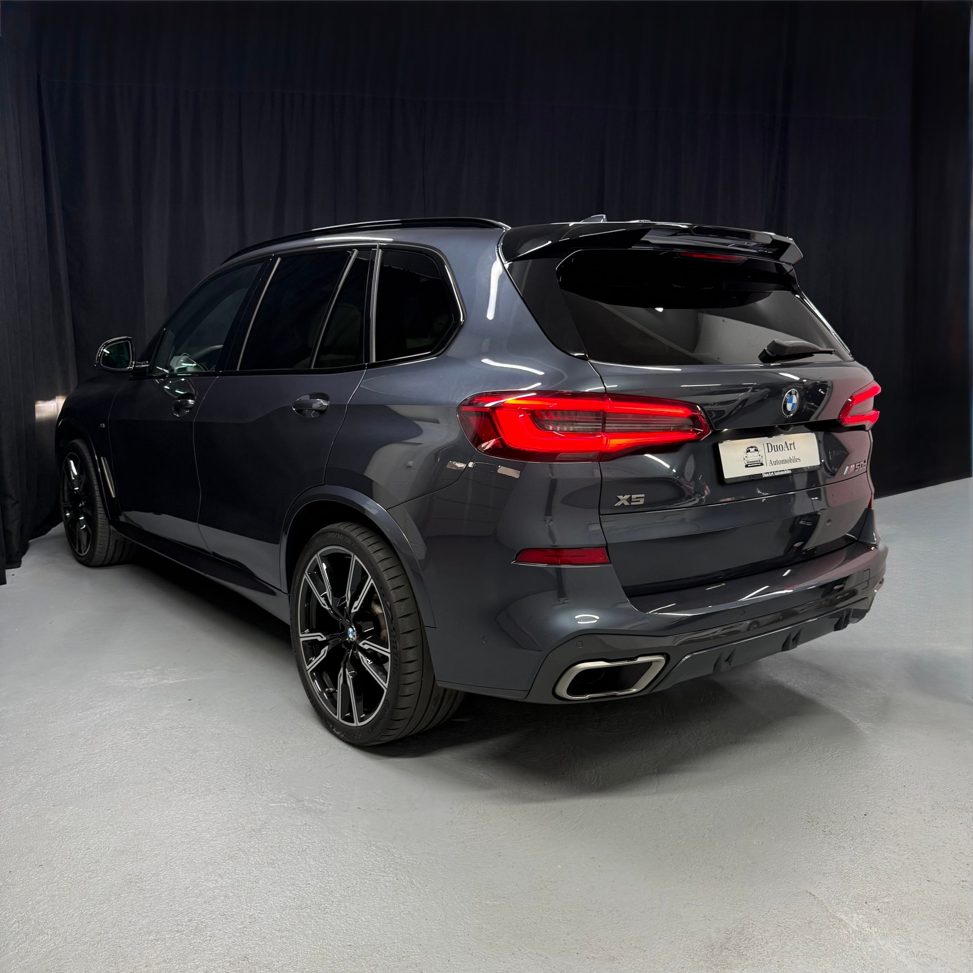 BMW X5 xDrive M50d Steptronic-image-10
