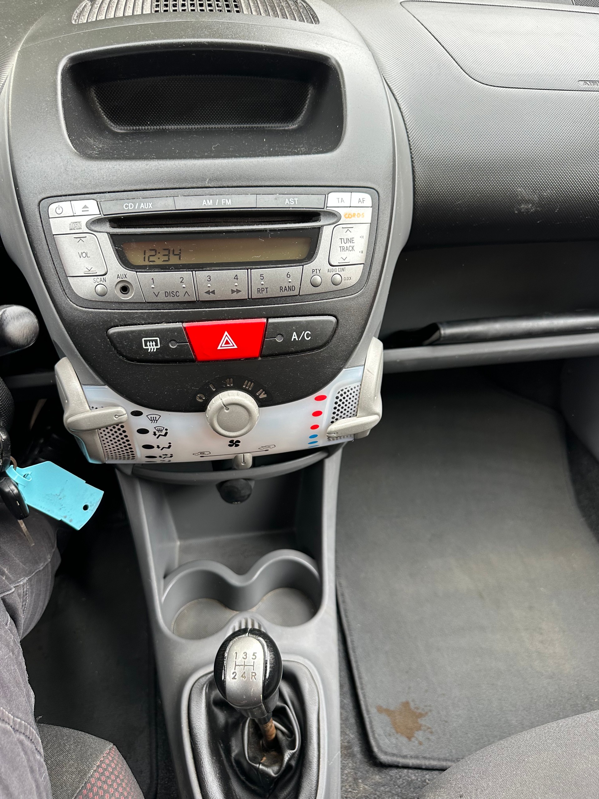 TOYOTA Aygo 1.0 Linea Sol-image-10