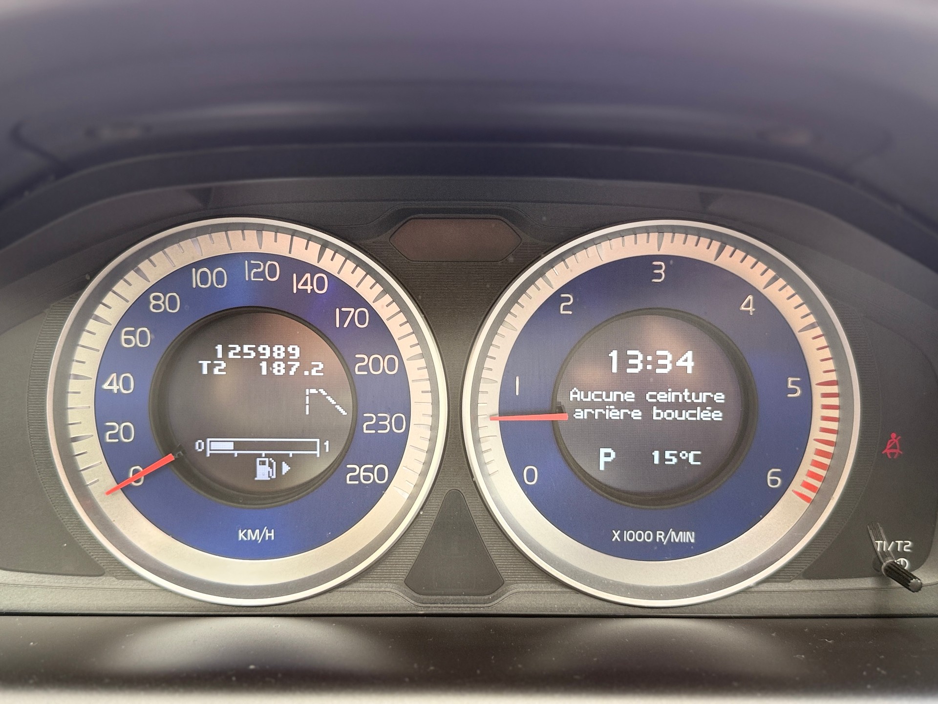 VOLVO XC60 D5 AWD R-Design Geartronic-image-16