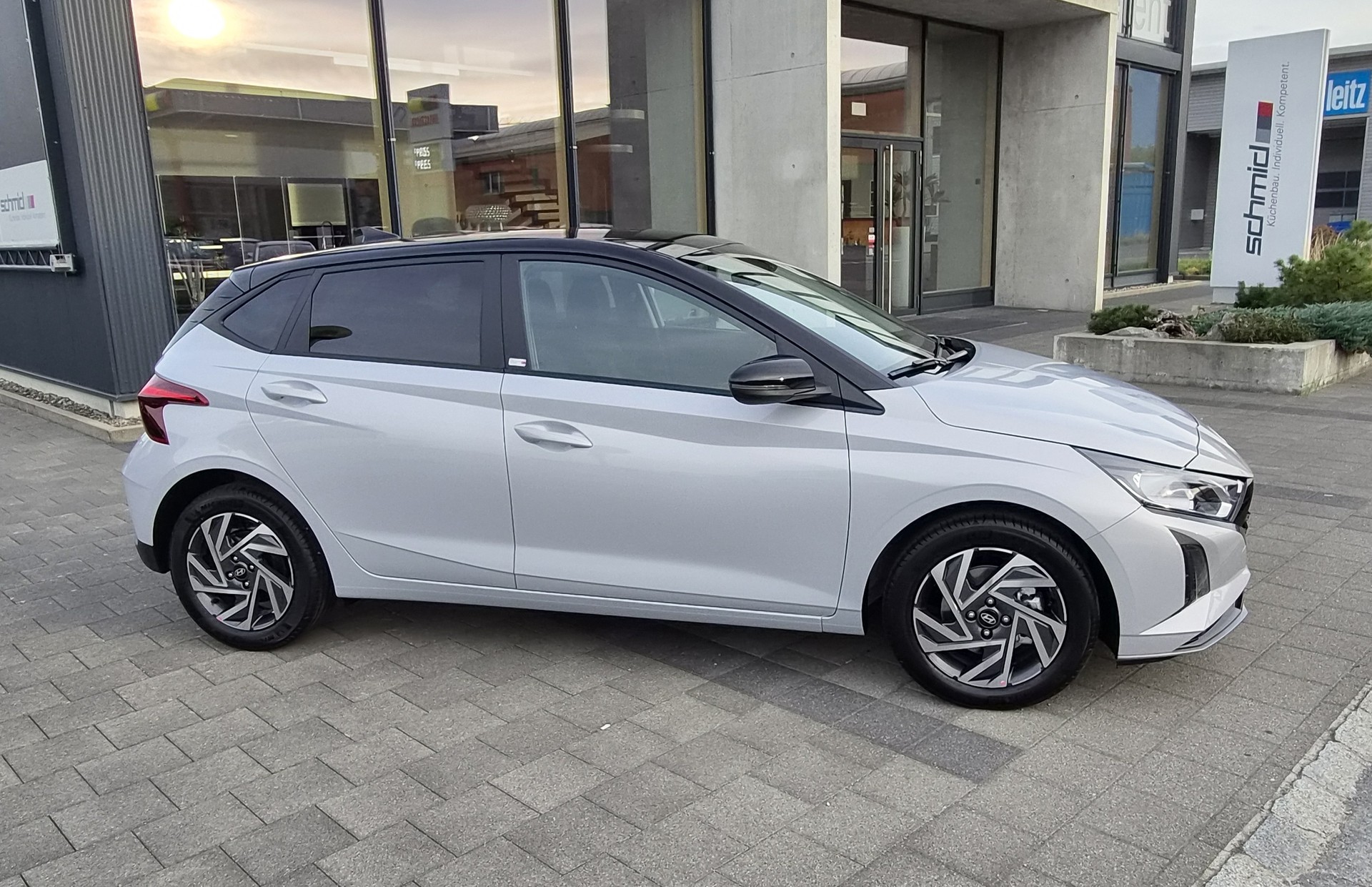 HYUNDAI i20 1.0 T-GDi Amplia GO! DCT-image-3