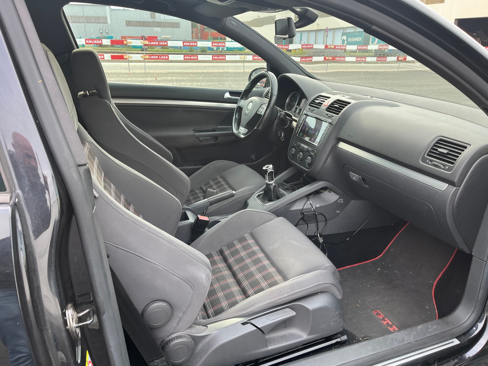 VW Golf 2.0 TFSI GTI-image-13