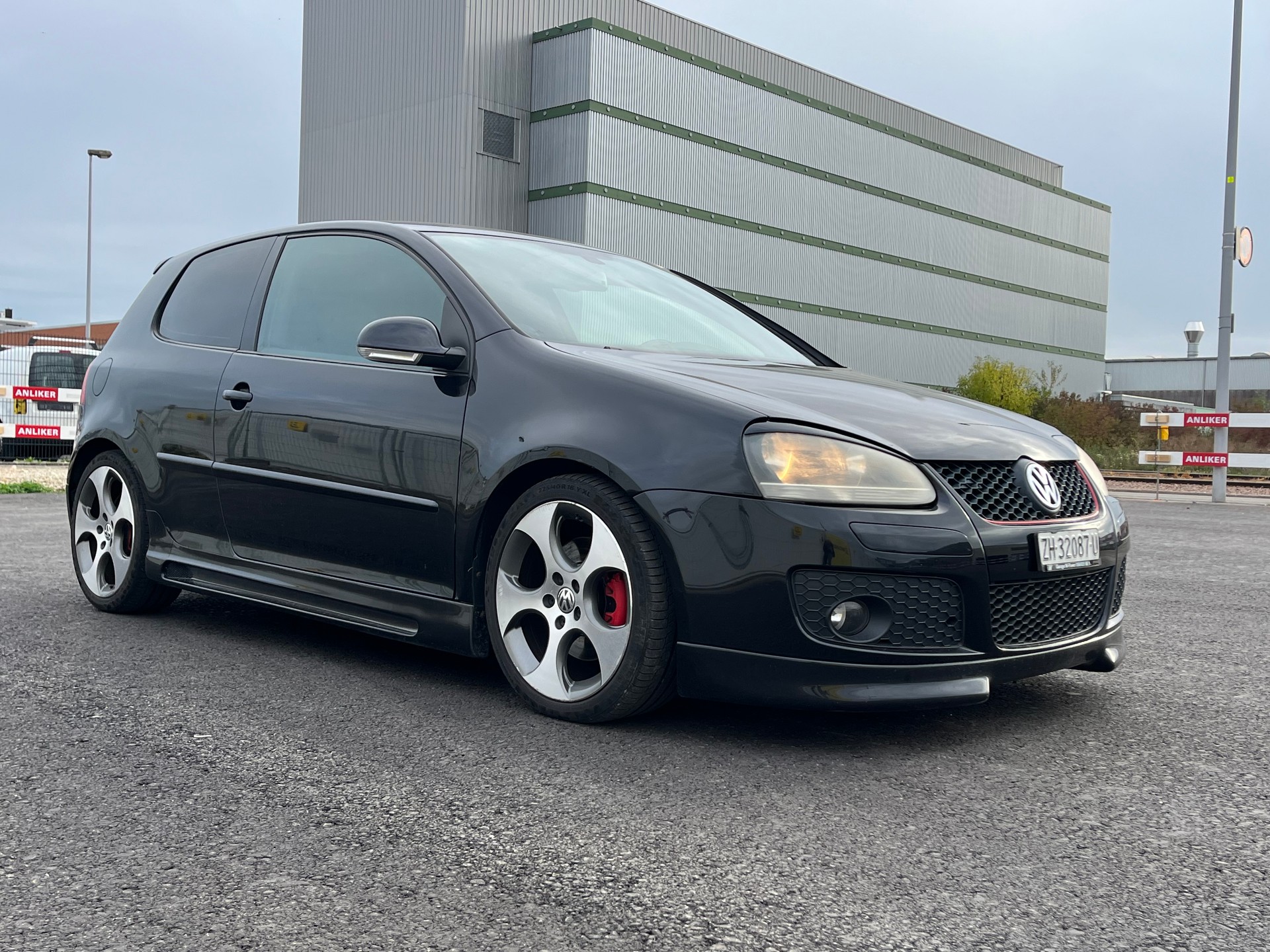 VW Golf 2.0 TFSI GTI-image-3