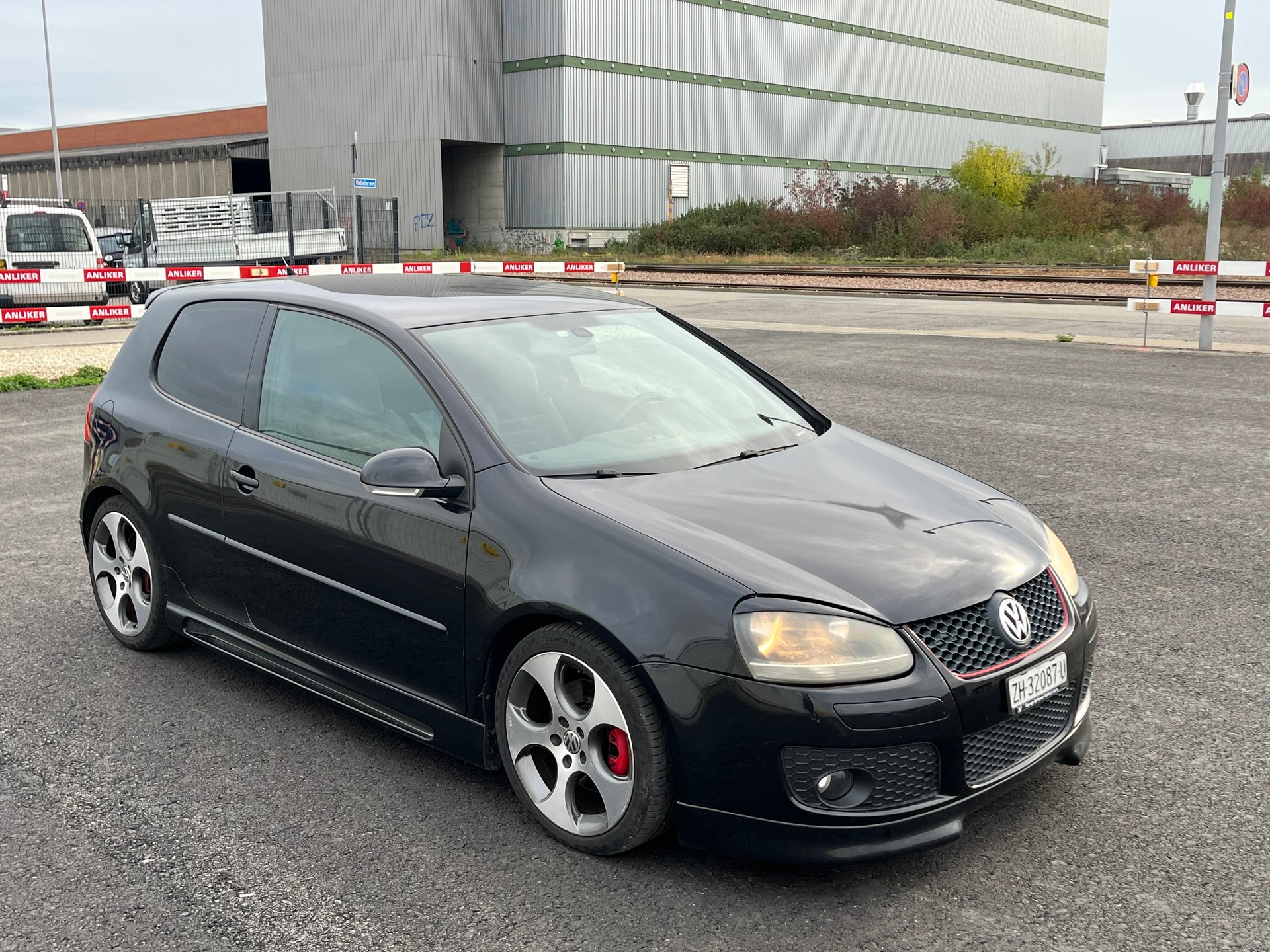 VW Golf 2.0 TFSI GTI-image-2