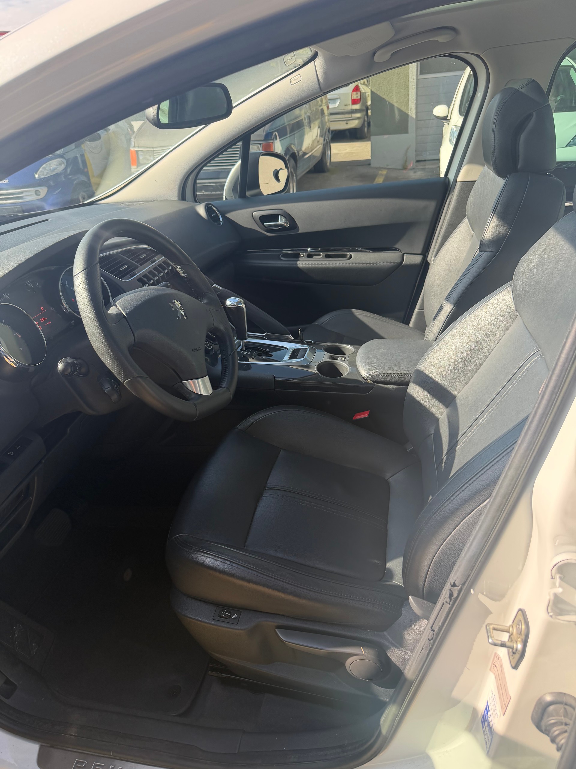 PEUGEOT 3008 1.6 16V T Sport Pack Tiptronic-image-10