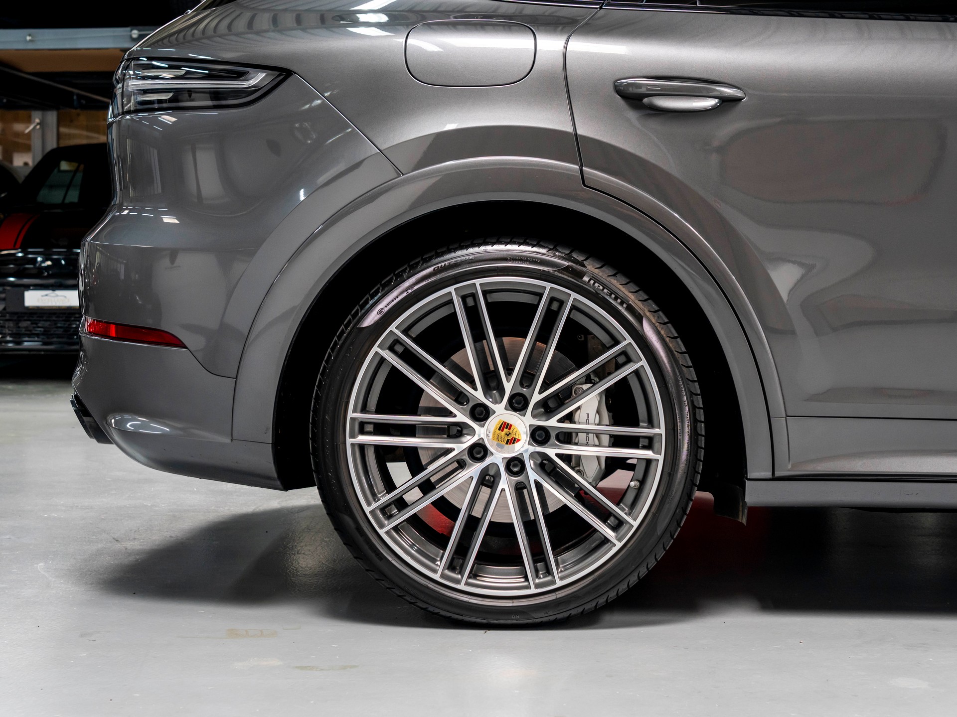 PORSCHE Cayenne GTS-image-11