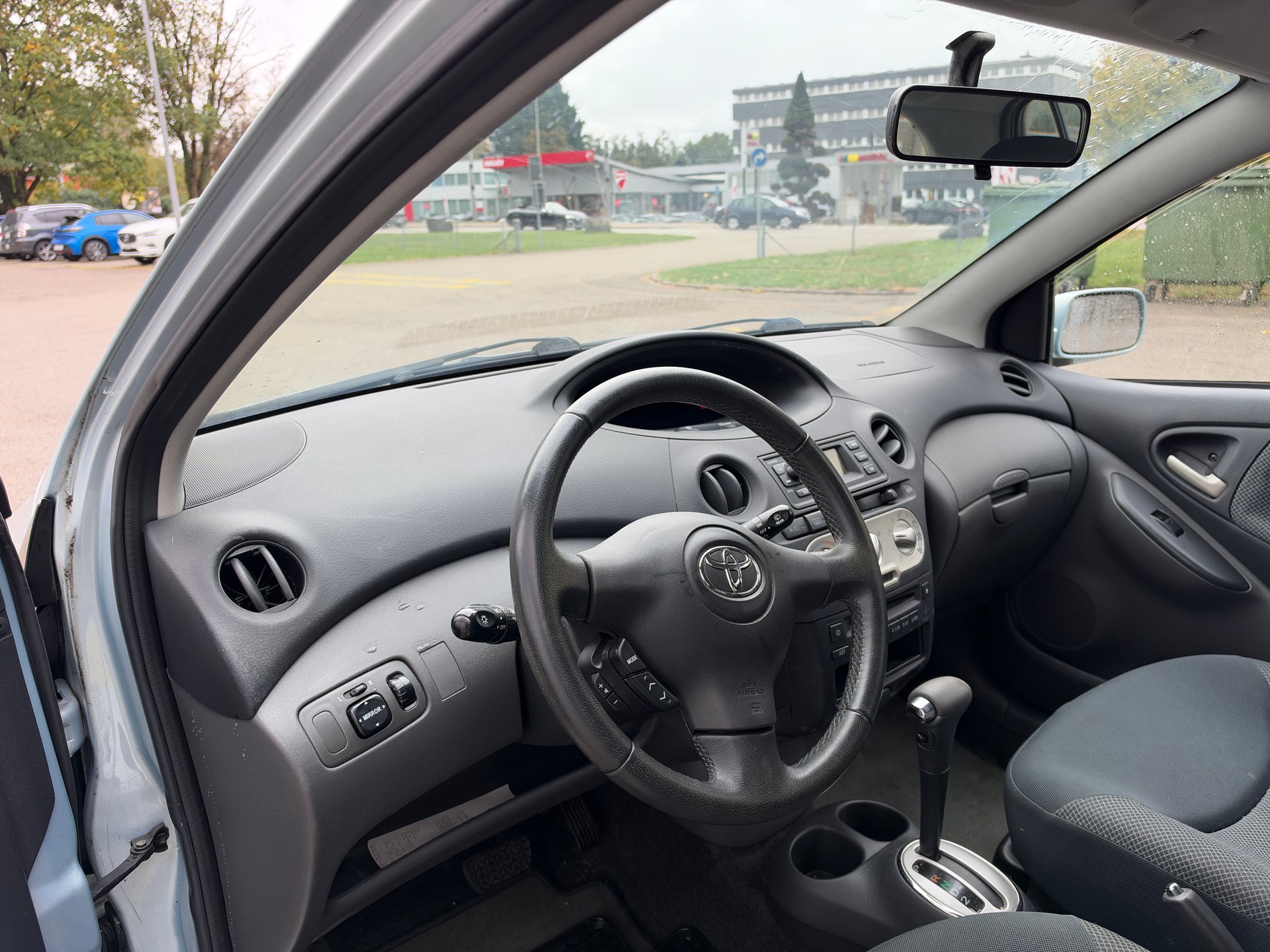 TOYOTA Yaris 1.3 Linea Sol-image-10