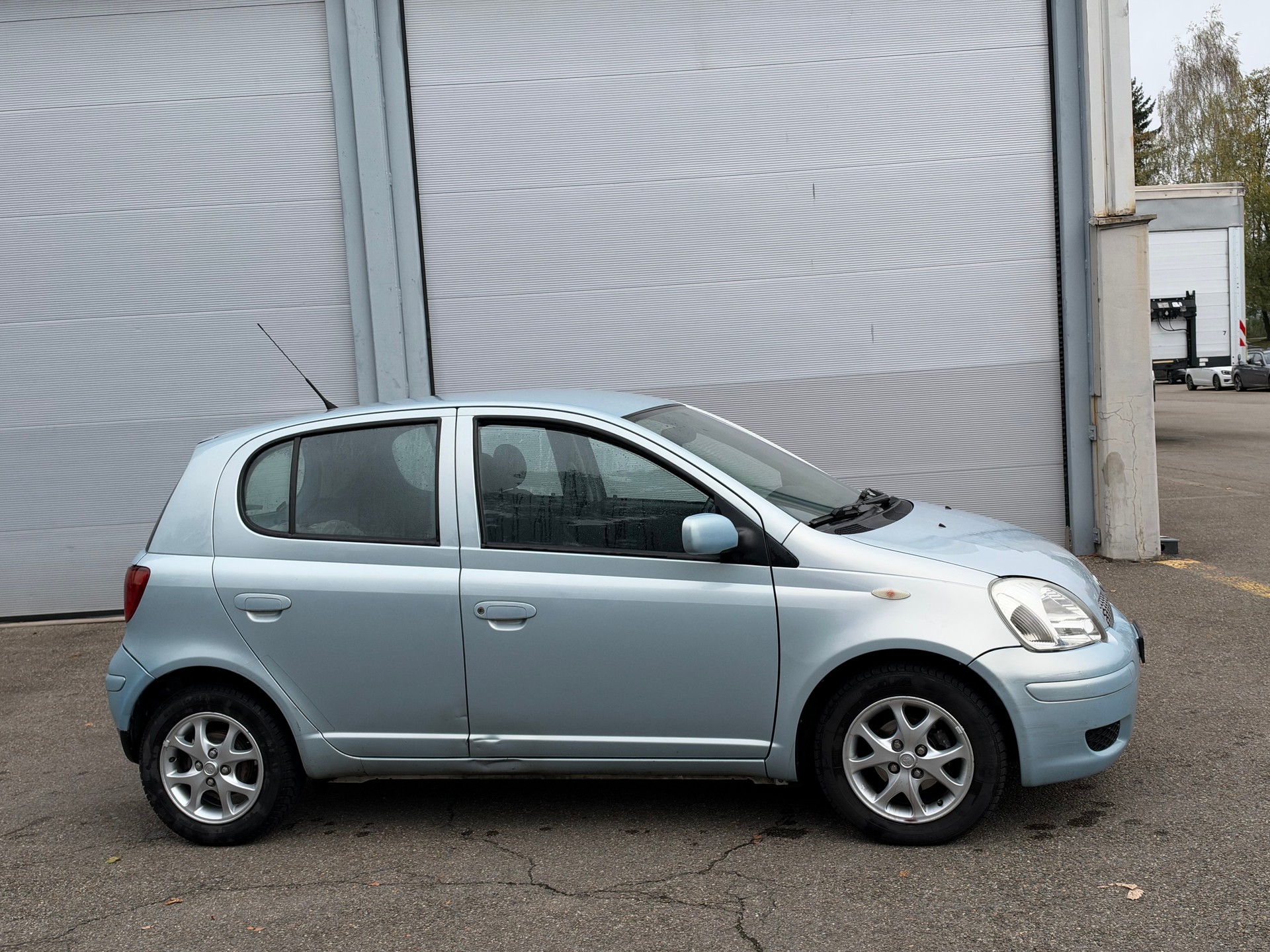 TOYOTA Yaris 1.3 Linea Sol-image-4
