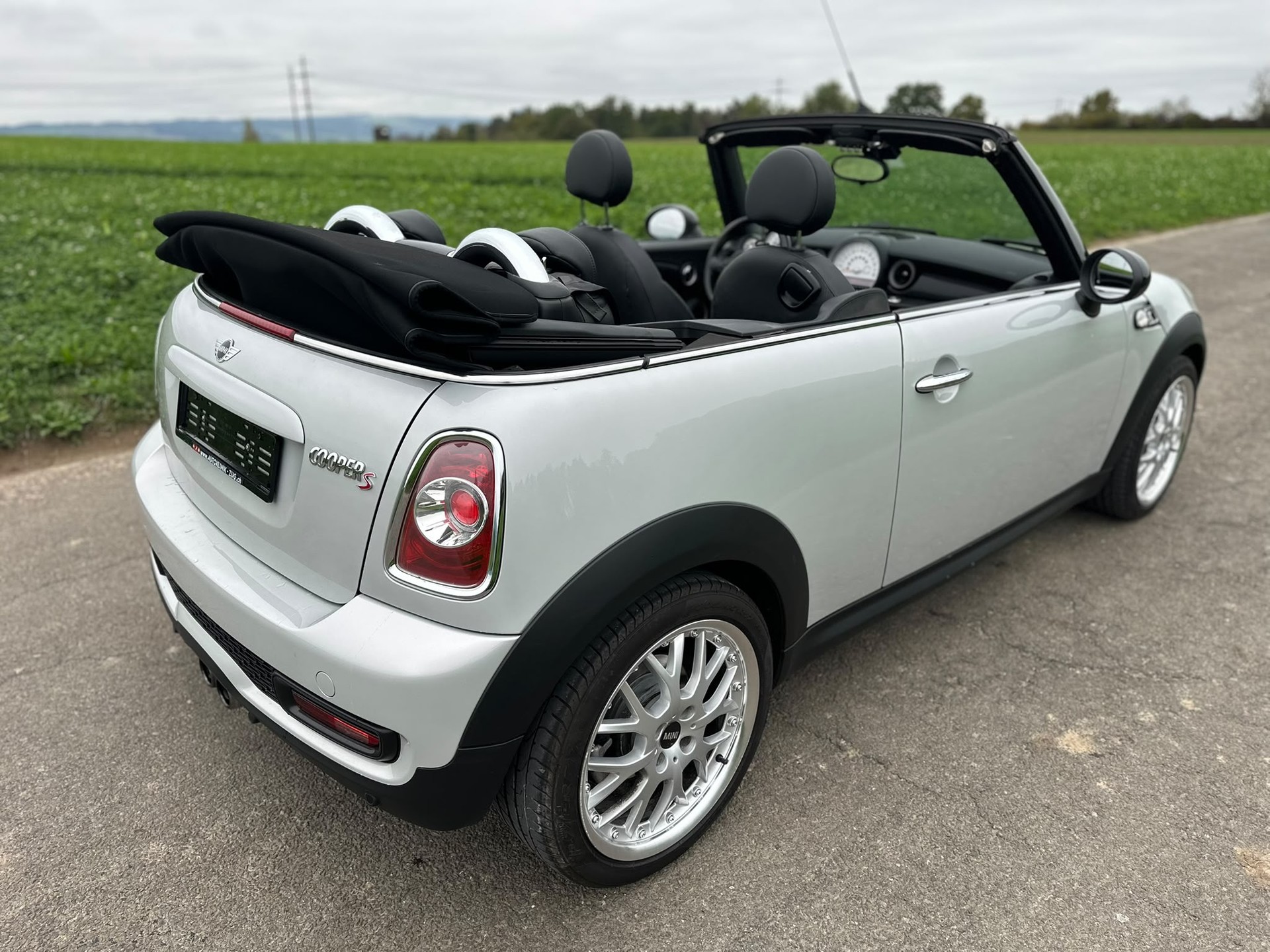 MINI Cooper S Cabriolet-image-4