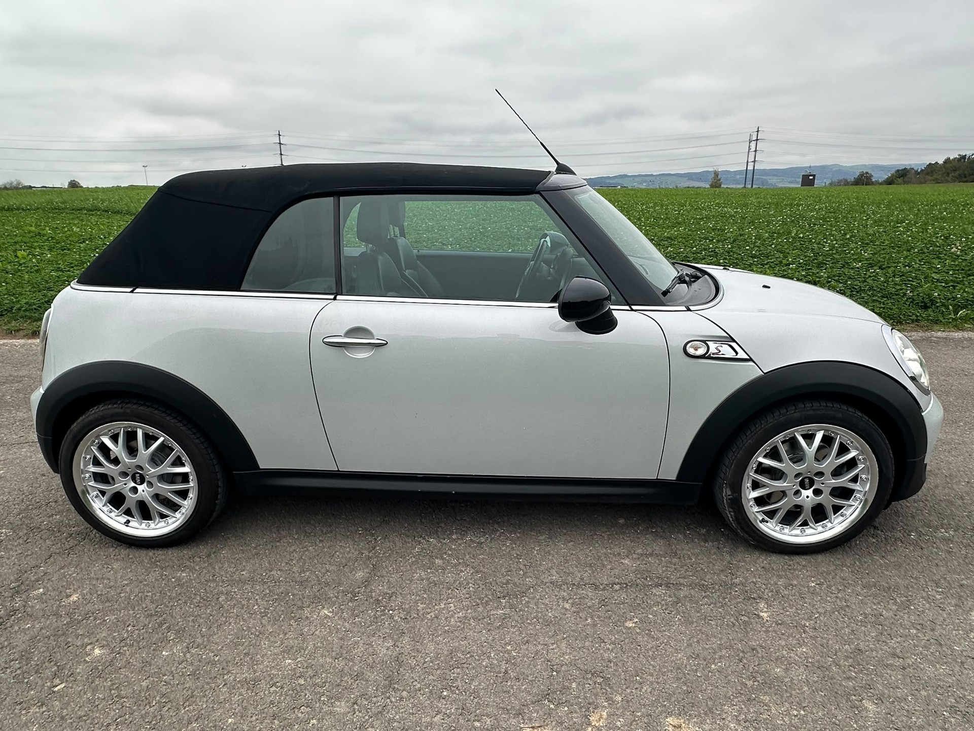MINI Cooper S Cabriolet-image-9