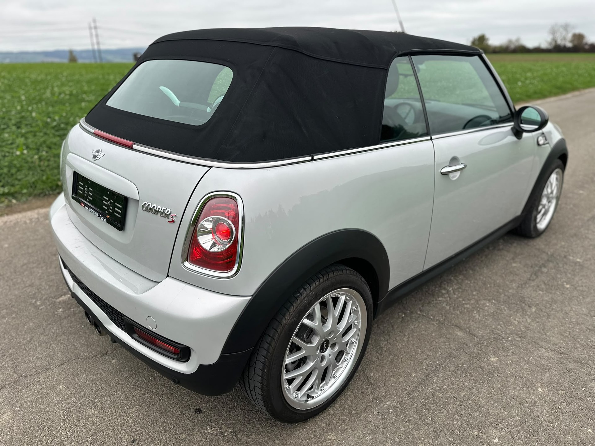 MINI Cooper S Cabriolet-image-10