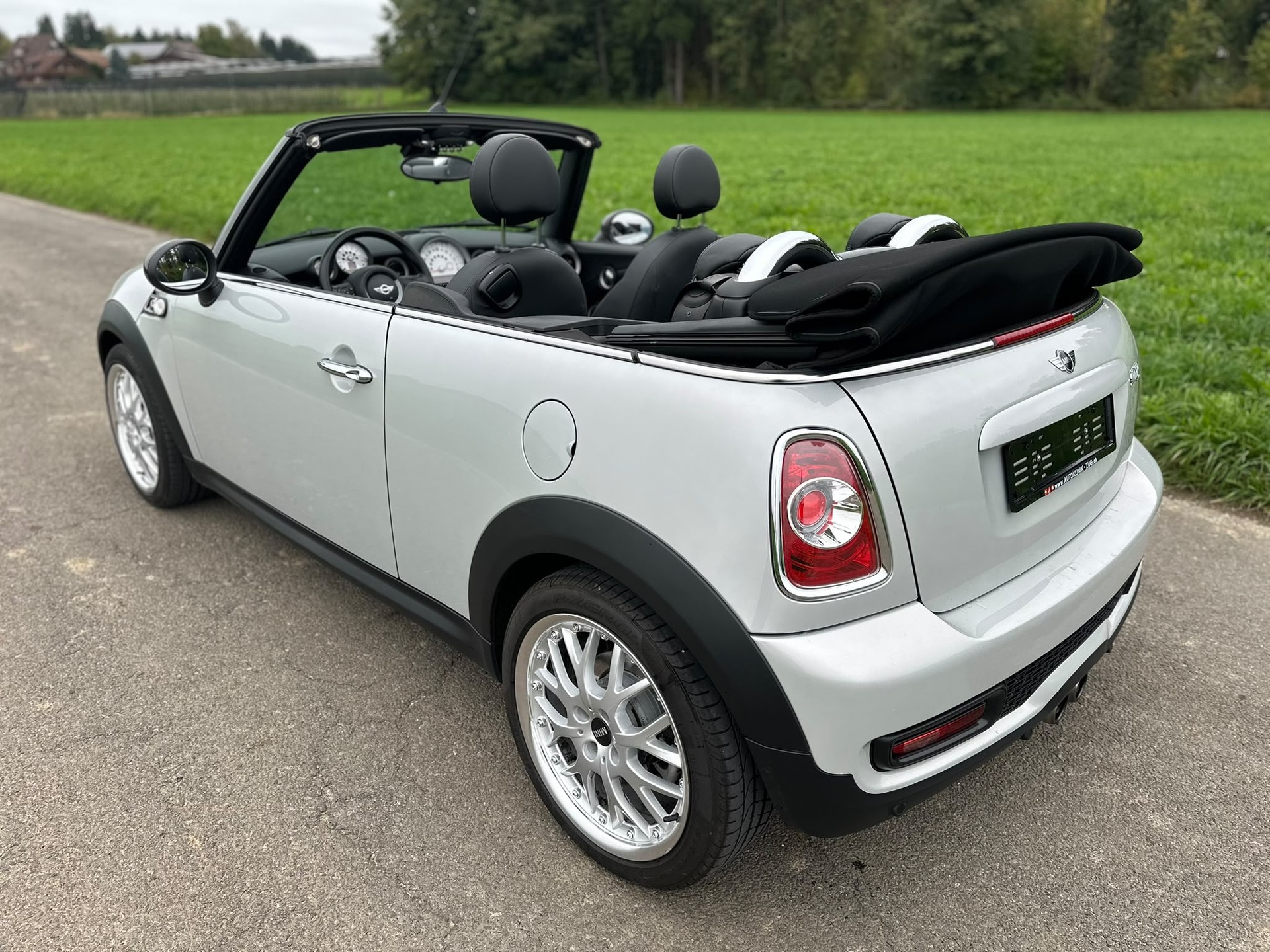 MINI Cooper S Cabriolet-image-5