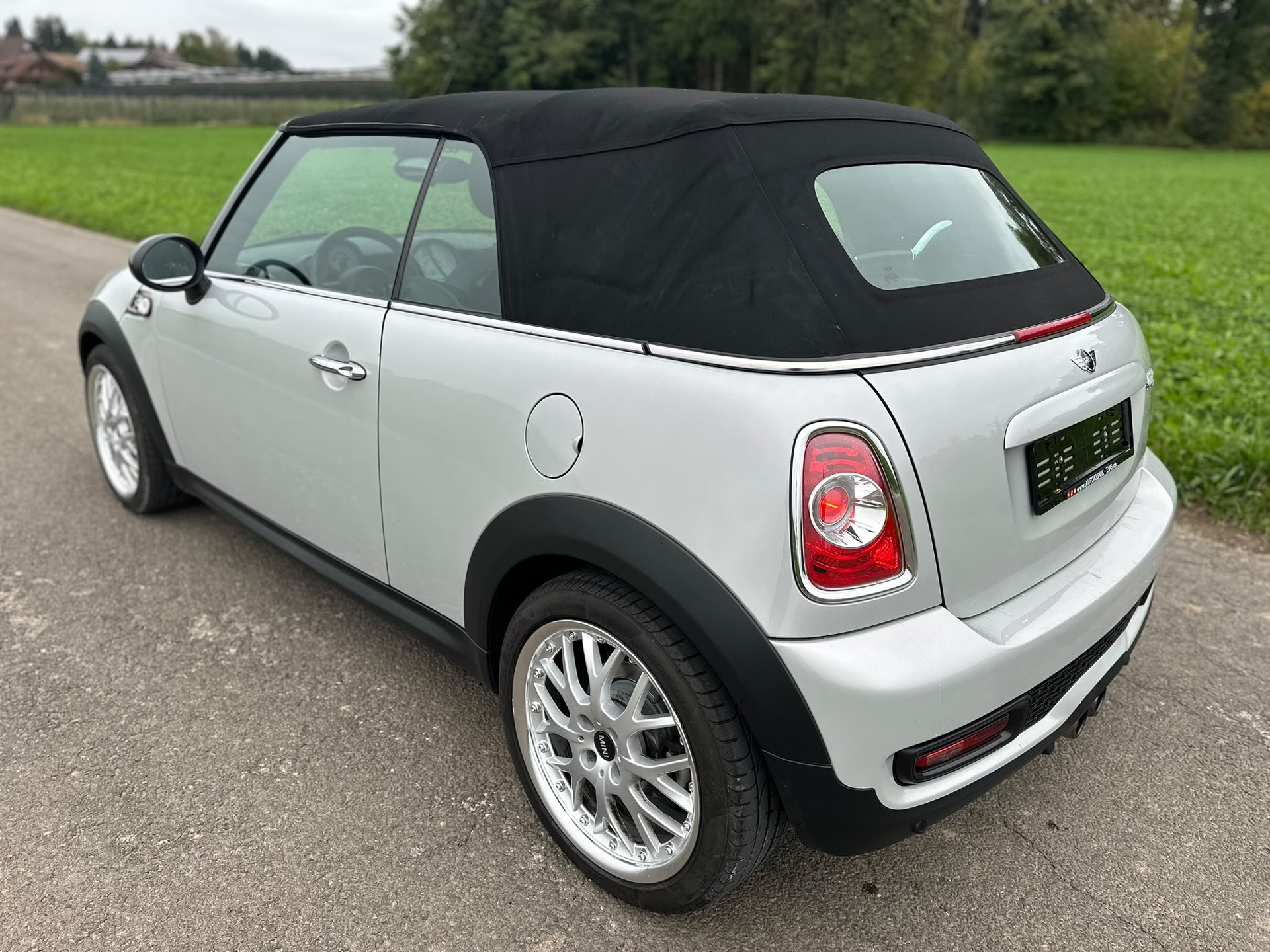 MINI Cooper S Cabriolet-image-12