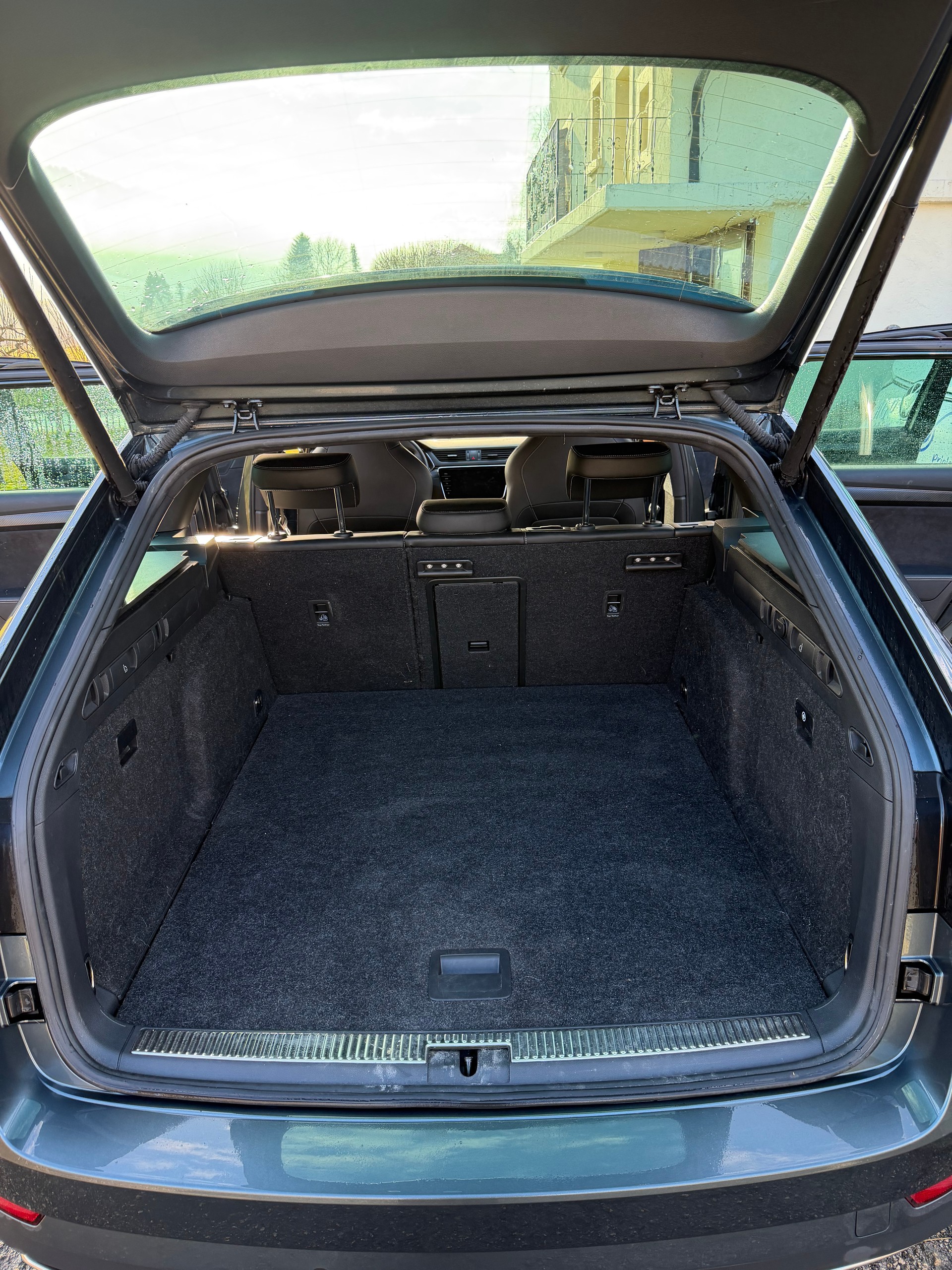 SKODA 2.0 TSI SportLine 4x4 DSG-image-4