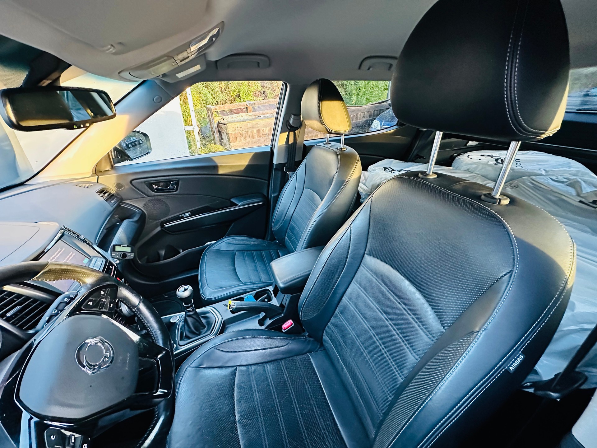 KGM-SsangYong XLV 1.6 eXDi Sapphire 4WD-image-9