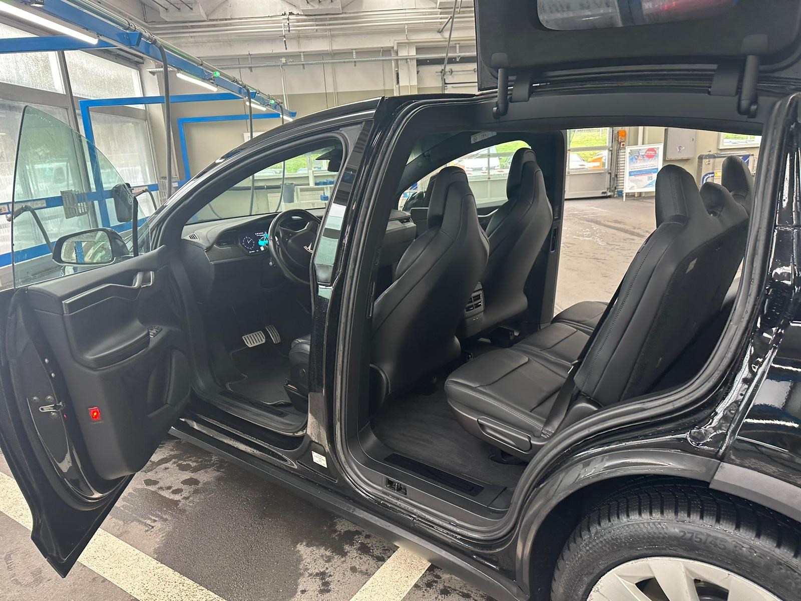 TESLA Model X Performance-image-1