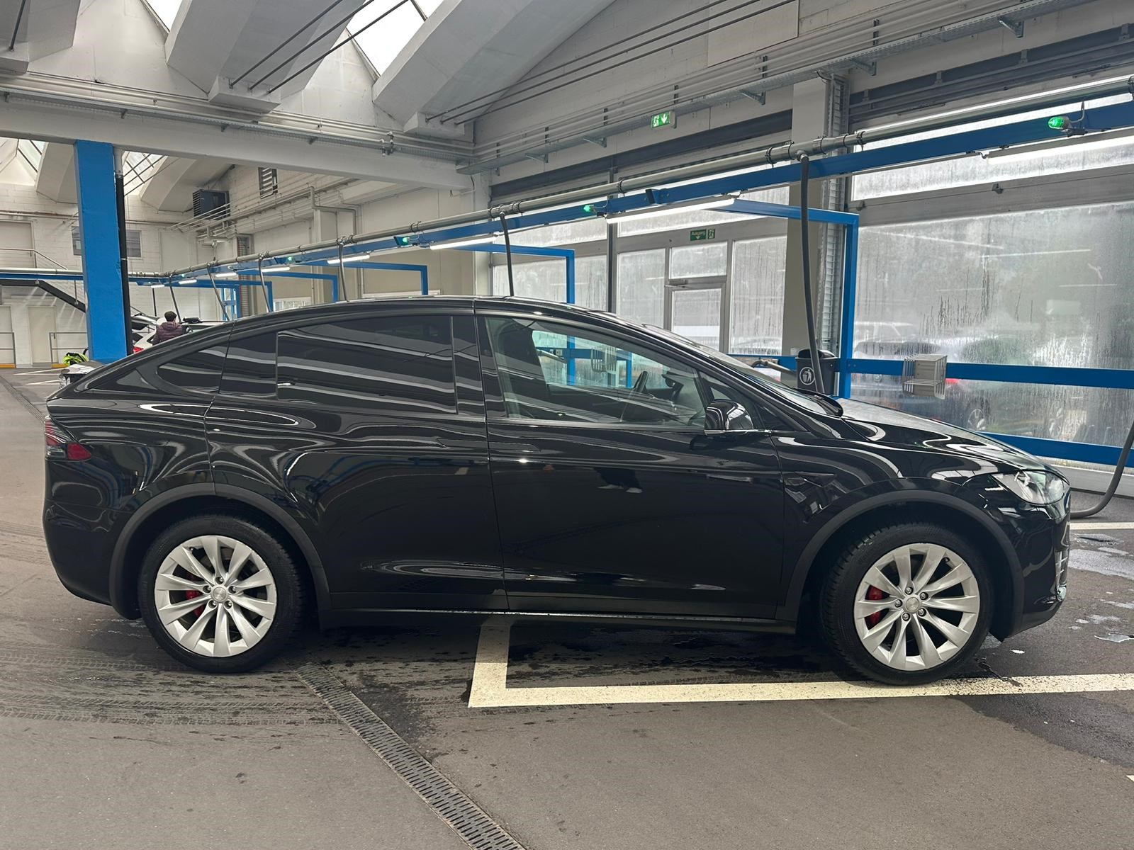 TESLA Model X Performance-image-2