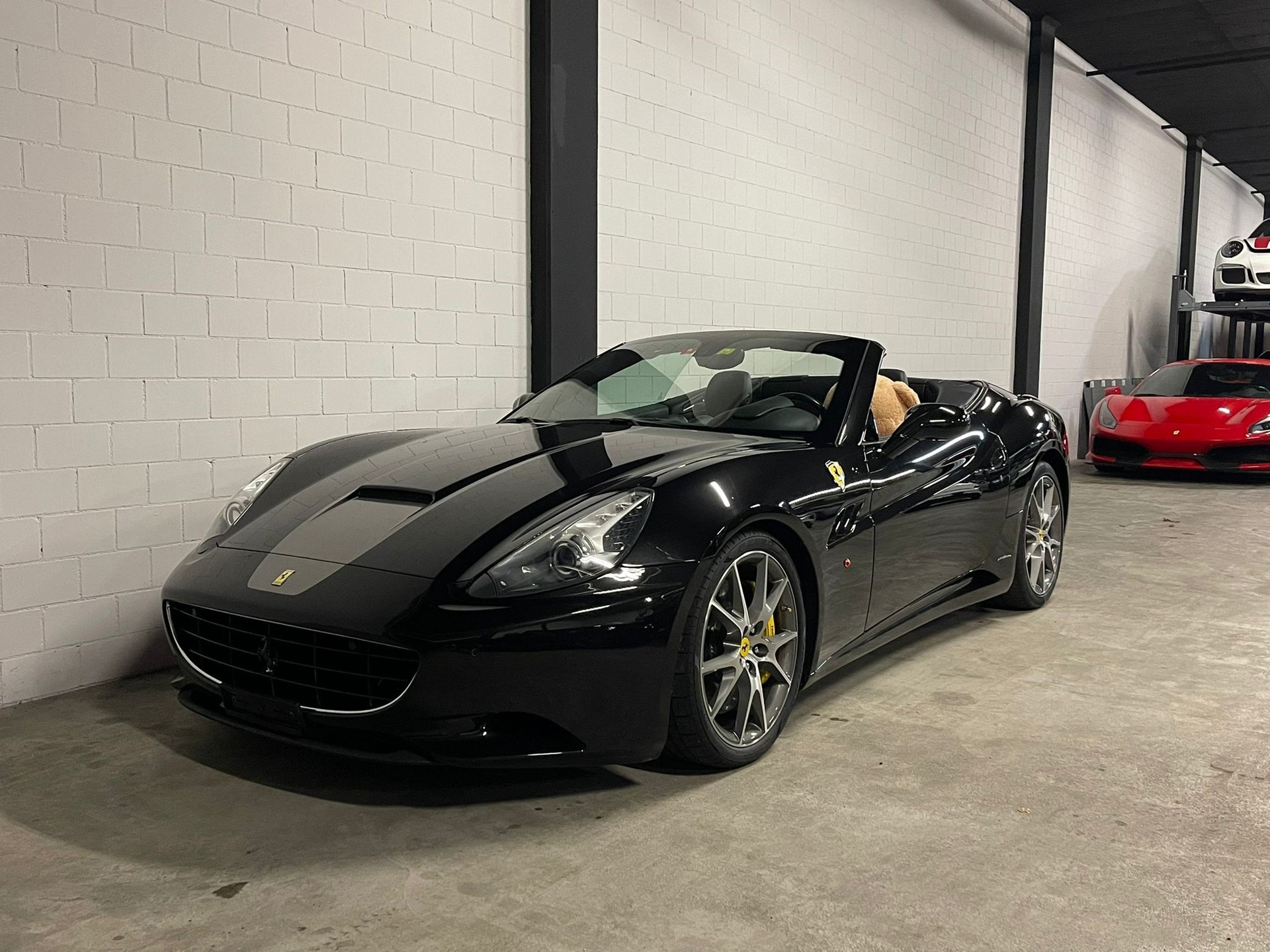FERRARI California 30 4.3 V8-showroom-element-1