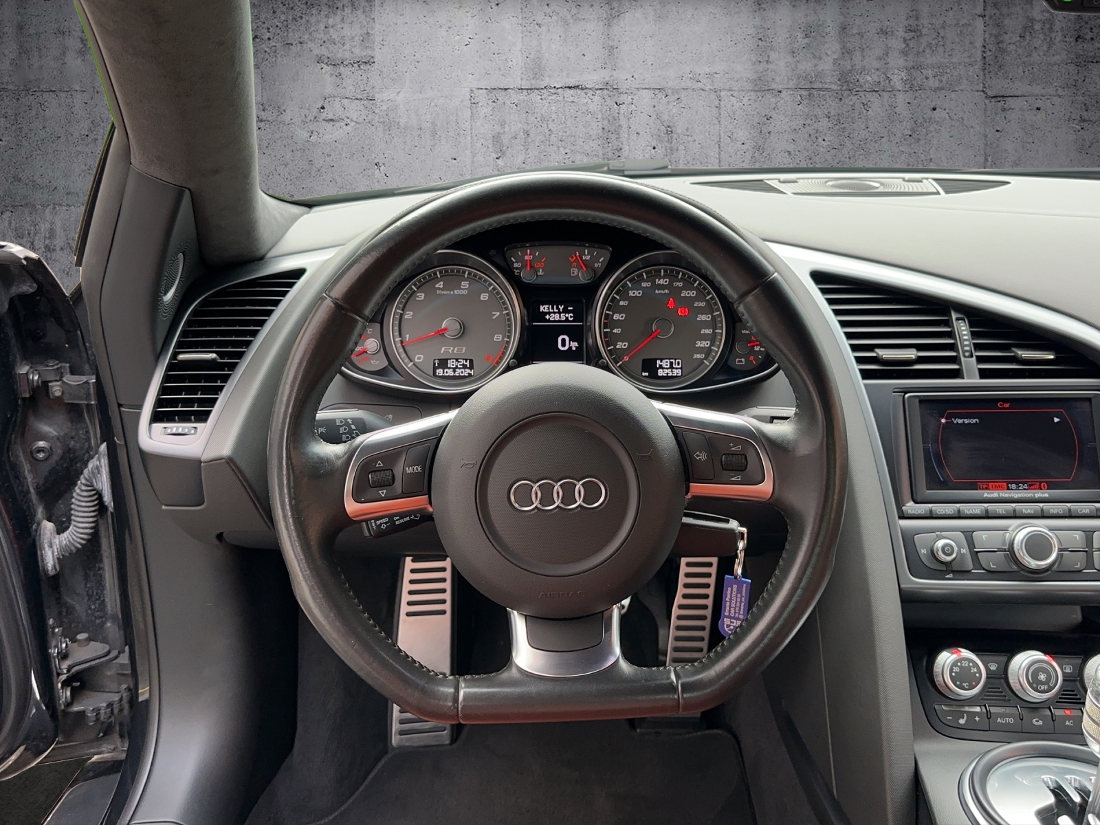 AUDI R8 Coupé 4.2-image-7