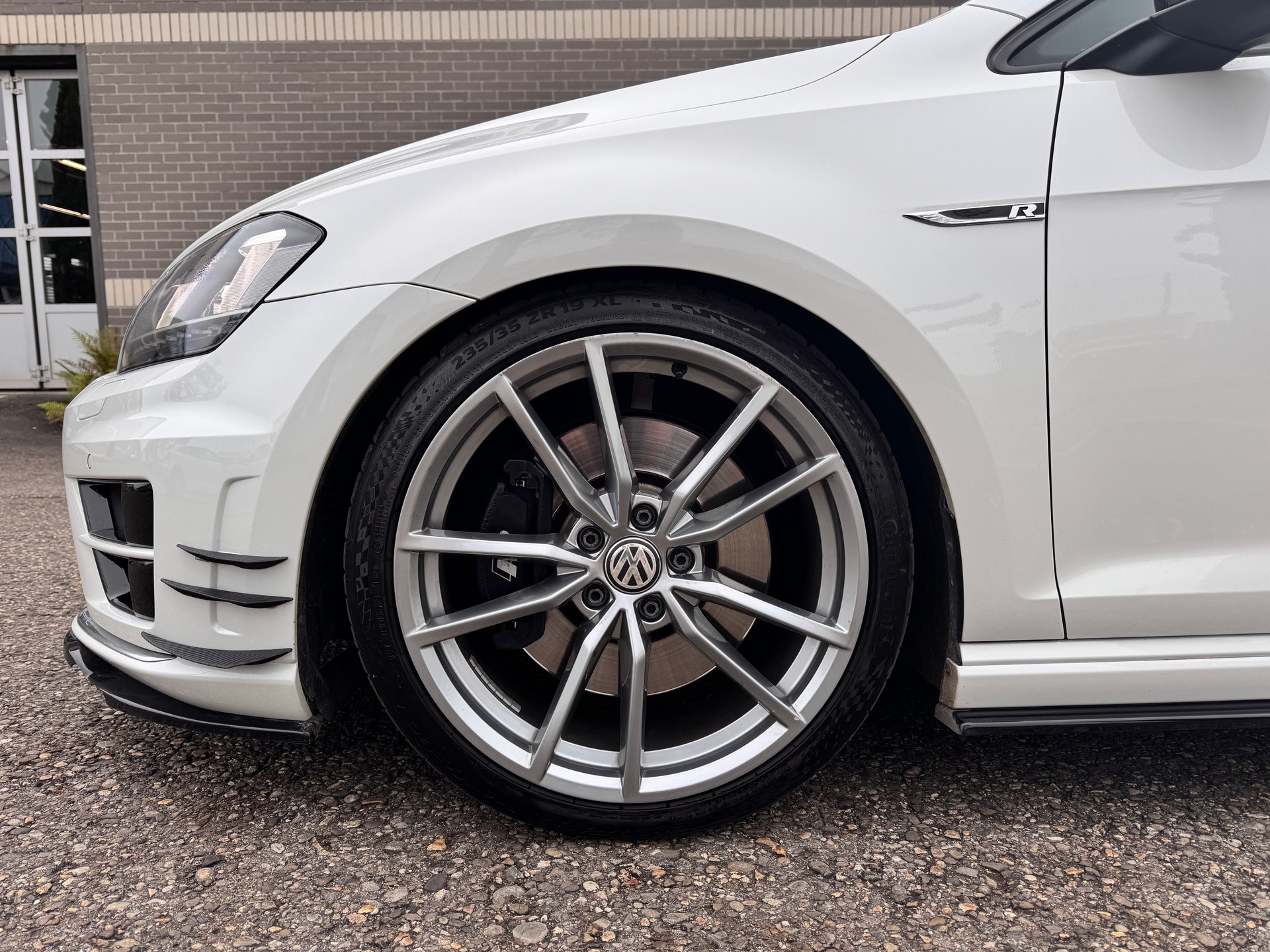 VW Golf 2.0 TSI R 4Motion DSG-image-13