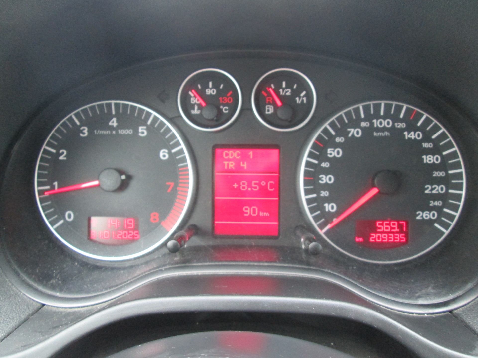 AUDI A3 2.0 FSI Attraction-image-11