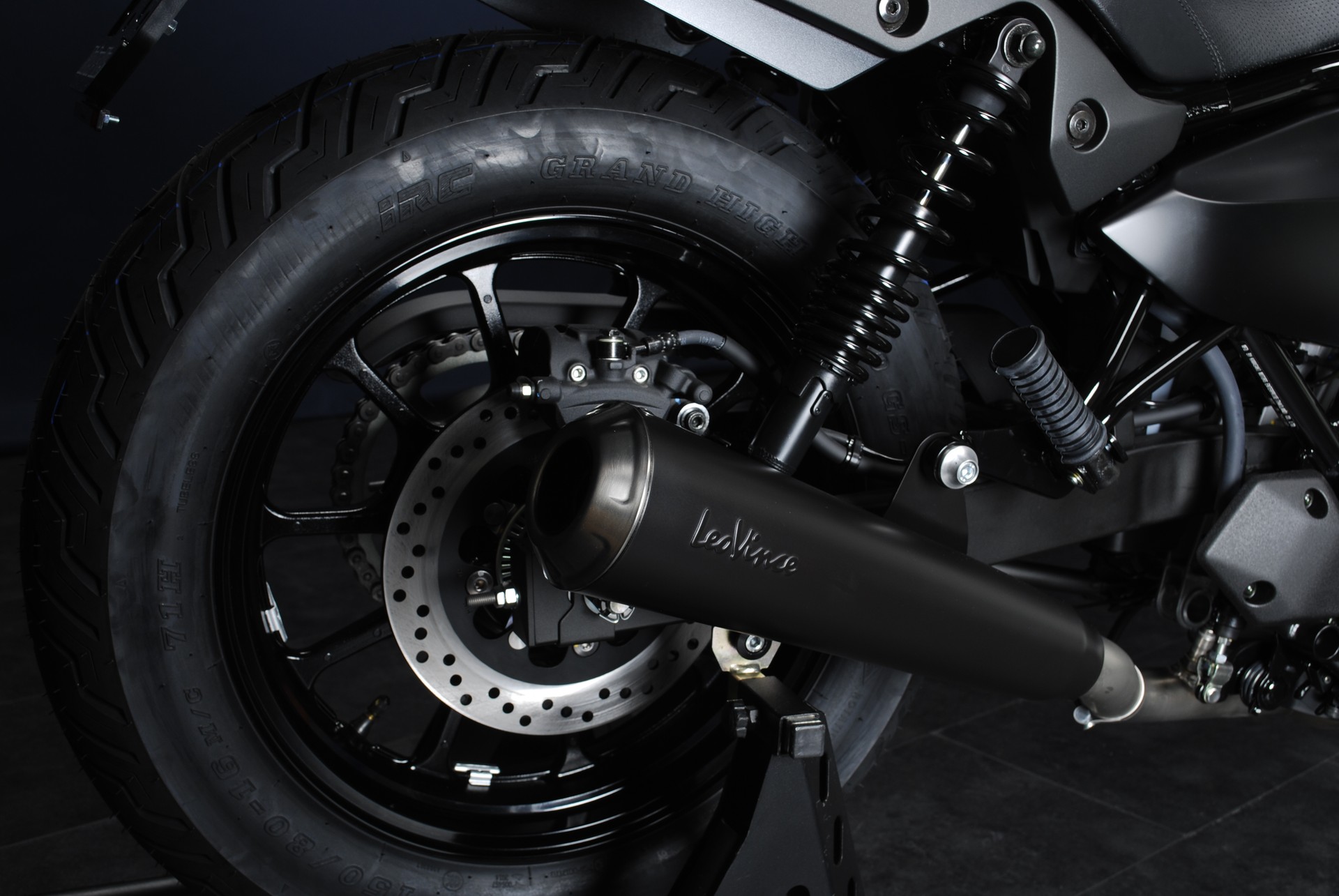 KAWASAKI Eliminator 500 SE MY25 - Umbau-showroom-element-1