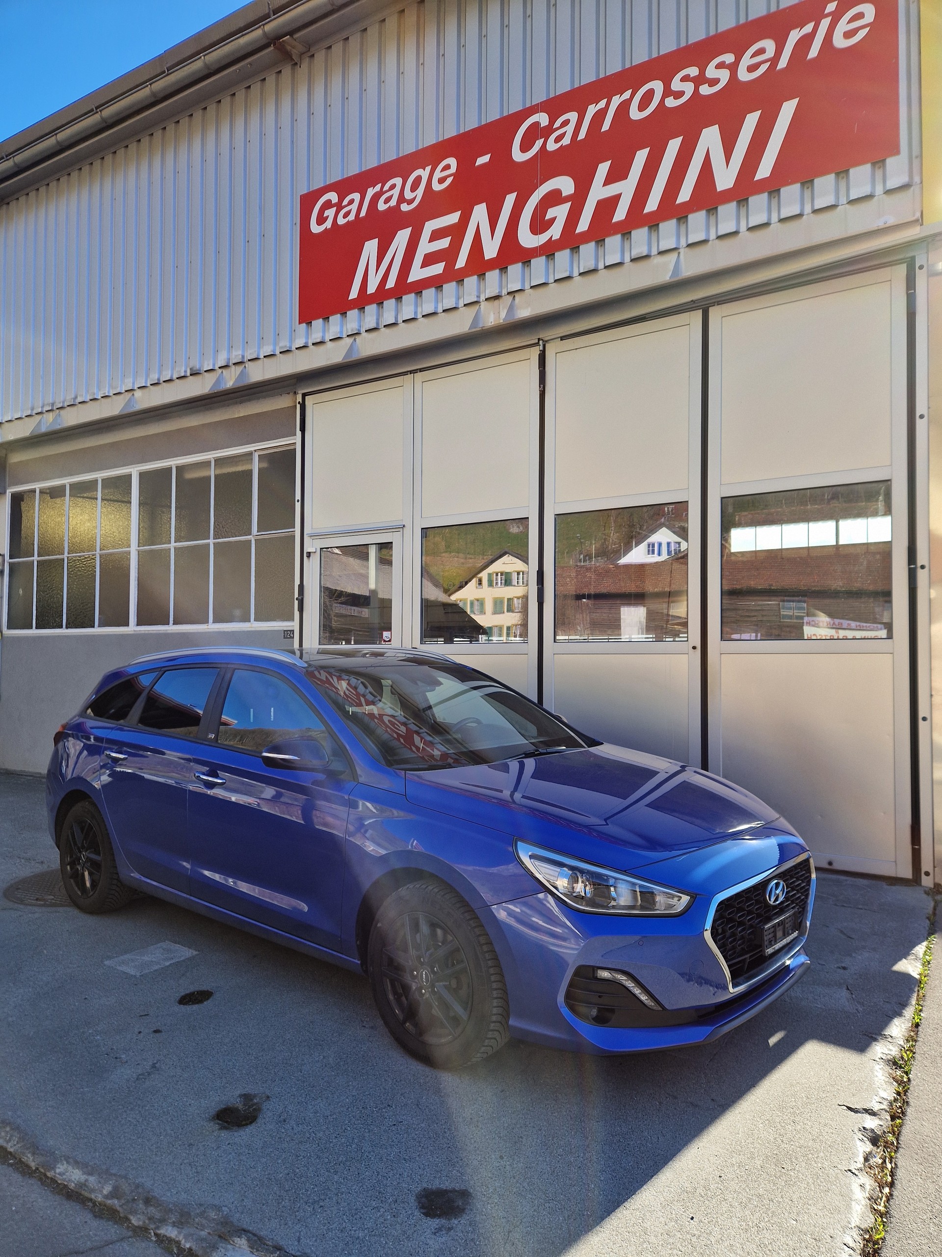 HYUNDAI i30 Wagon 1.4 T-GDi Amplia DCT-image-3