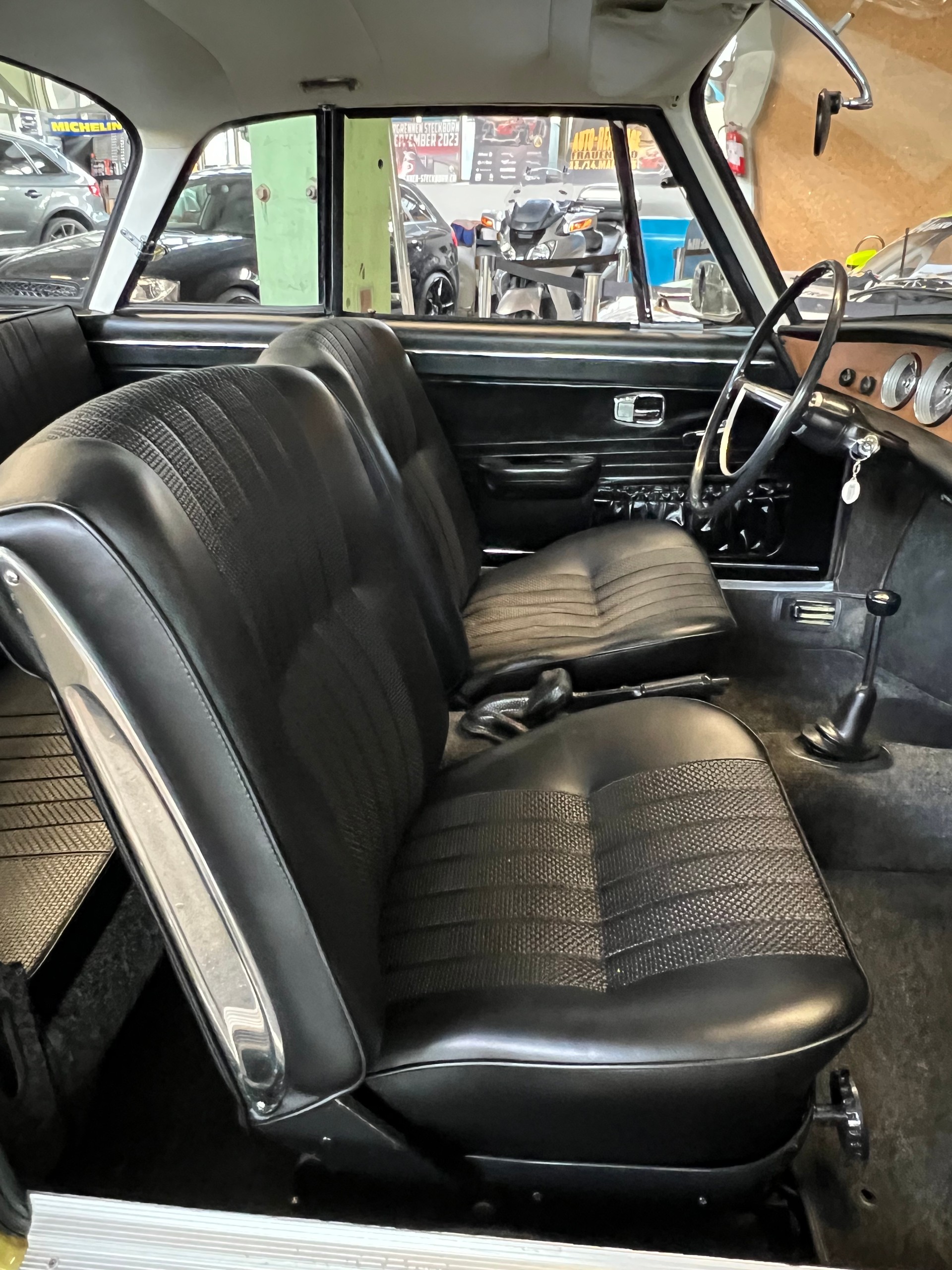 VW KARMANN-GHIA 34 C 1600-image-4