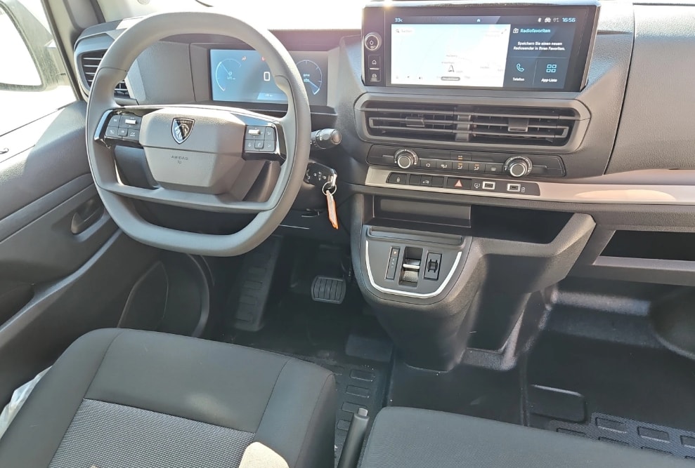 PEUGEOT Expert 2.2 HDi 150 S&S Standard EAT8-image-6