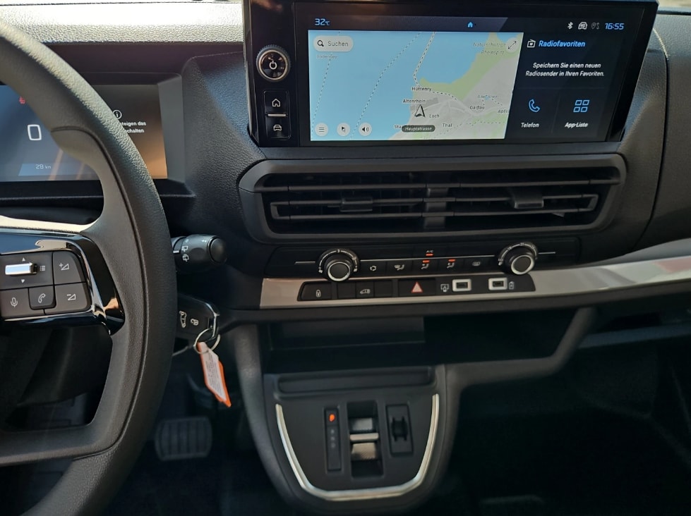 PEUGEOT Expert 2.2 HDi 150 S&S Standard EAT8-image-8