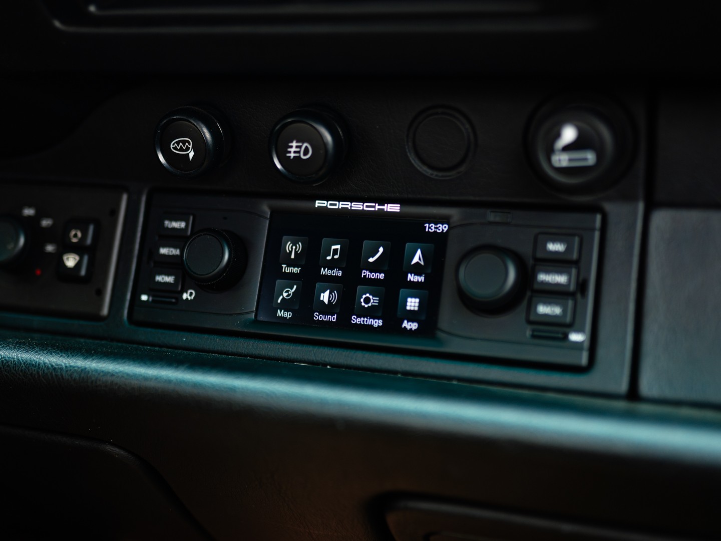 PORSCHE 993 Carrera 2 Cabrio-image-8