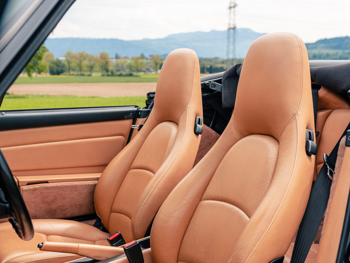 PORSCHE 993 Carrera 2 Cabrio-image-5