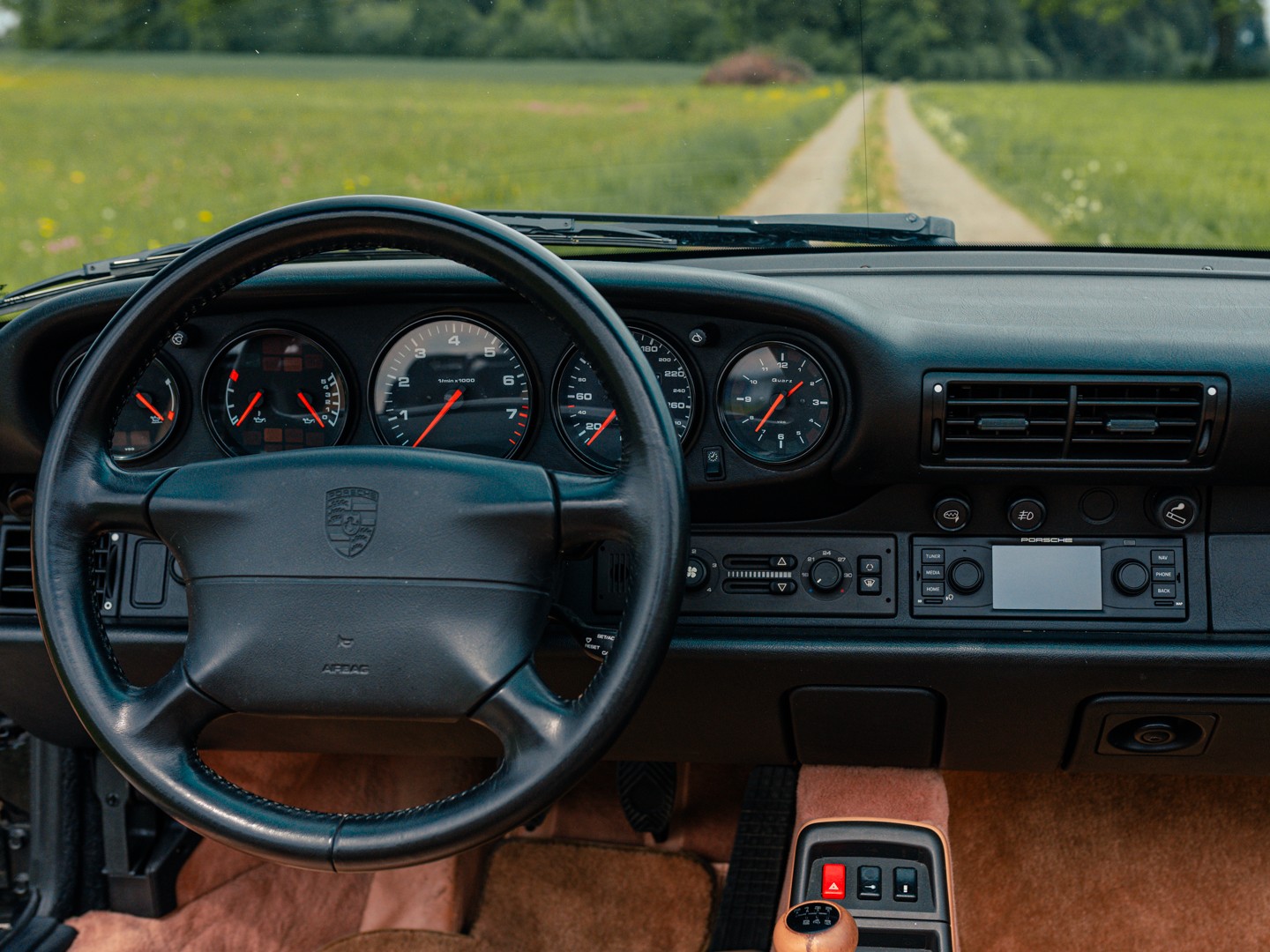 PORSCHE 993 Carrera 2 Cabrio-image-6