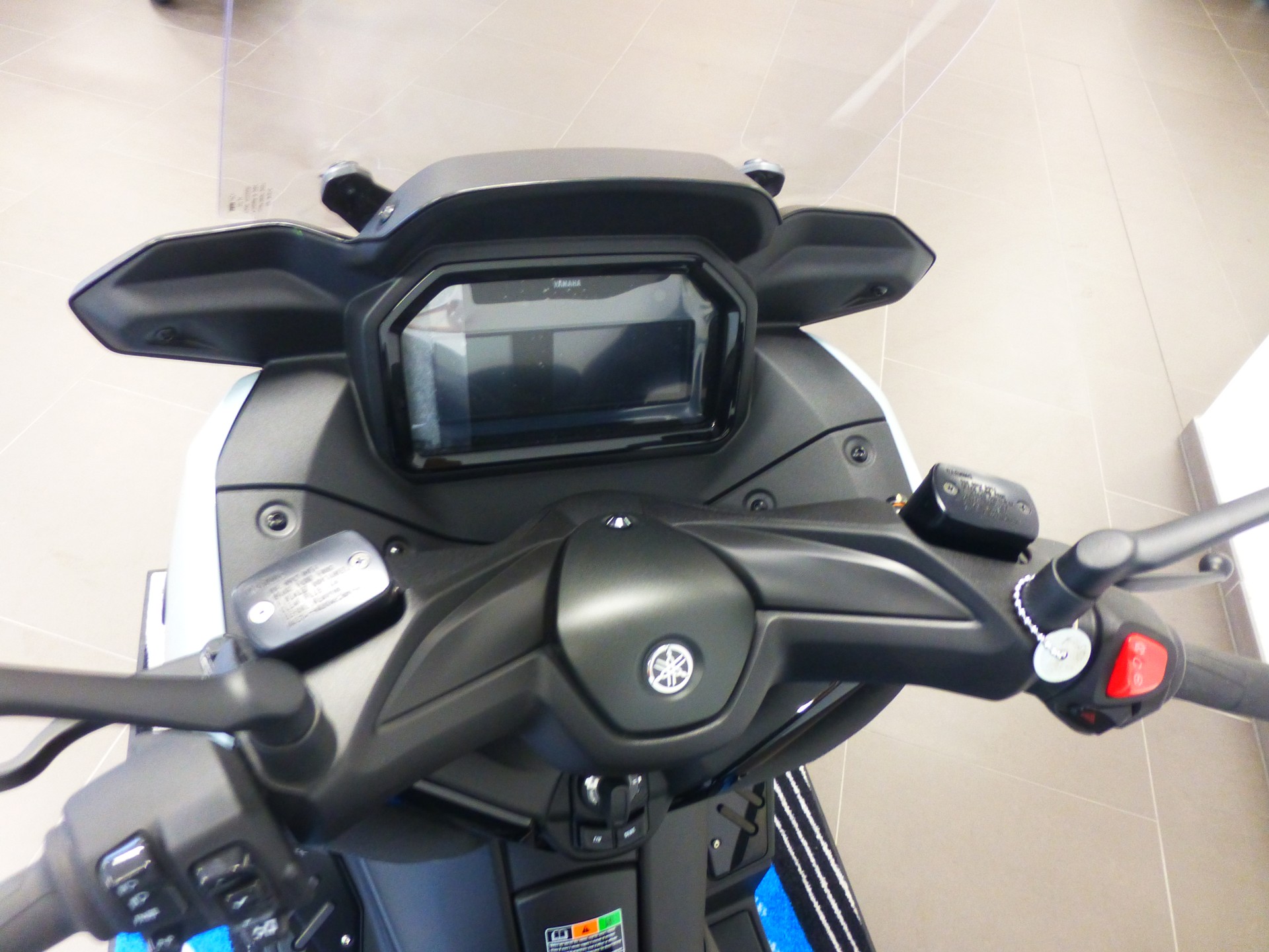 YAMAHA X-Max 300 Tech Max-image-13