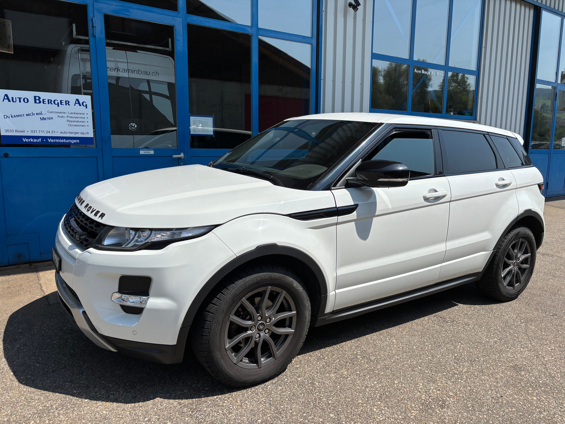 LAND ROVER-image-0