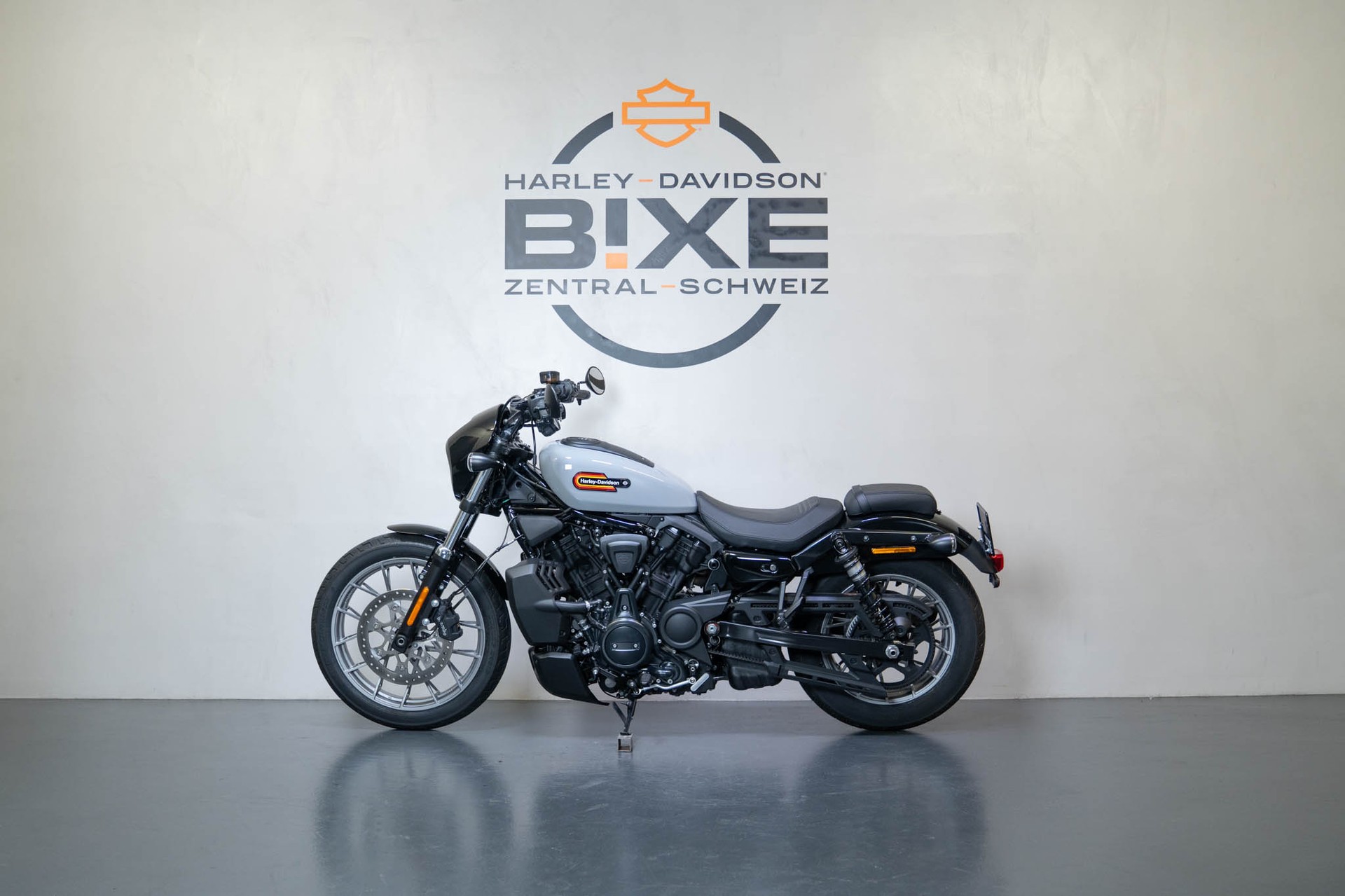 HARLEY-DAVIDSON RH 975 Nightster-showroom-element-1
