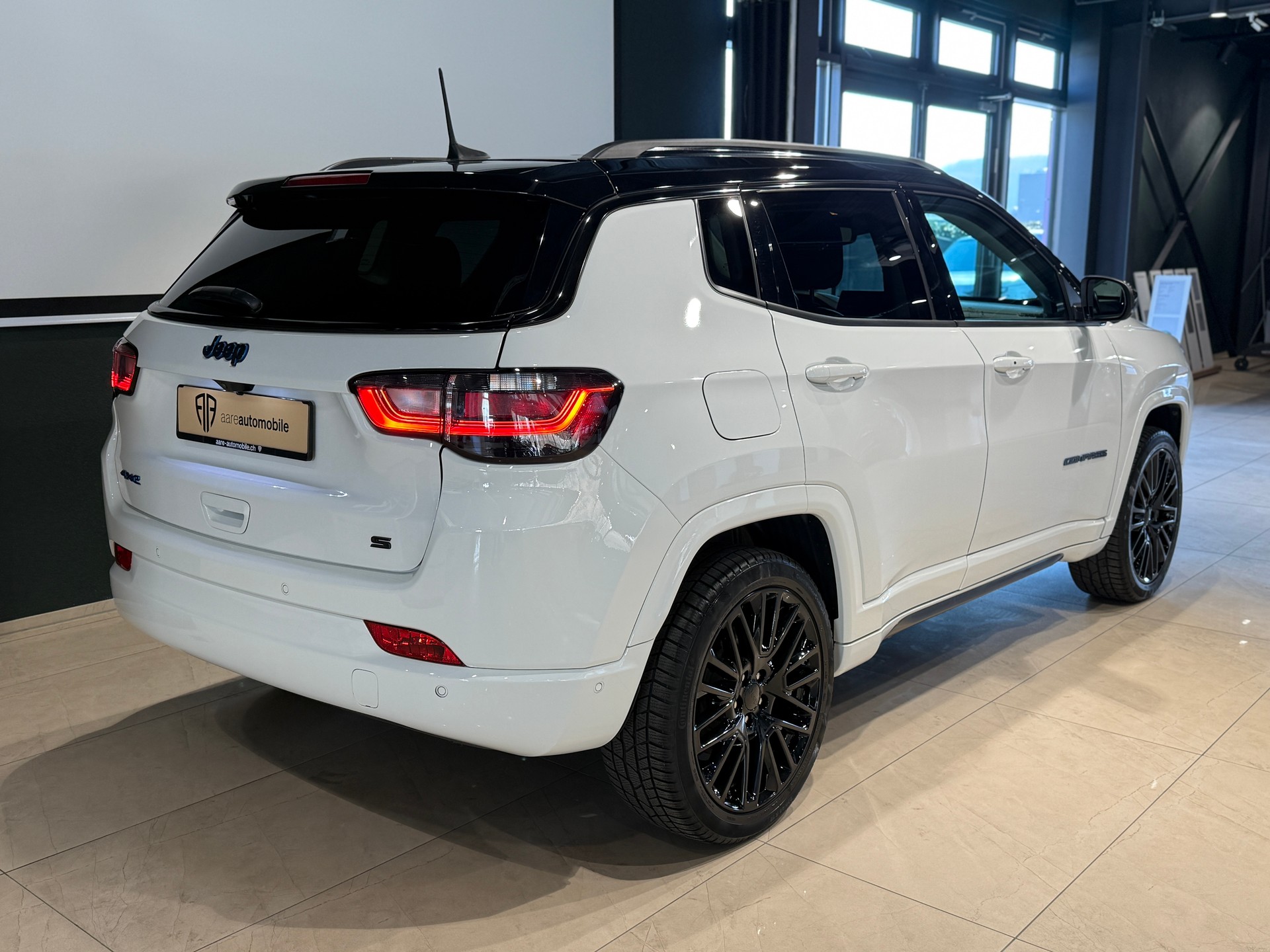 JEEP Compass 1.3 T PHEV Swiss Limited Plus AWD-image-5