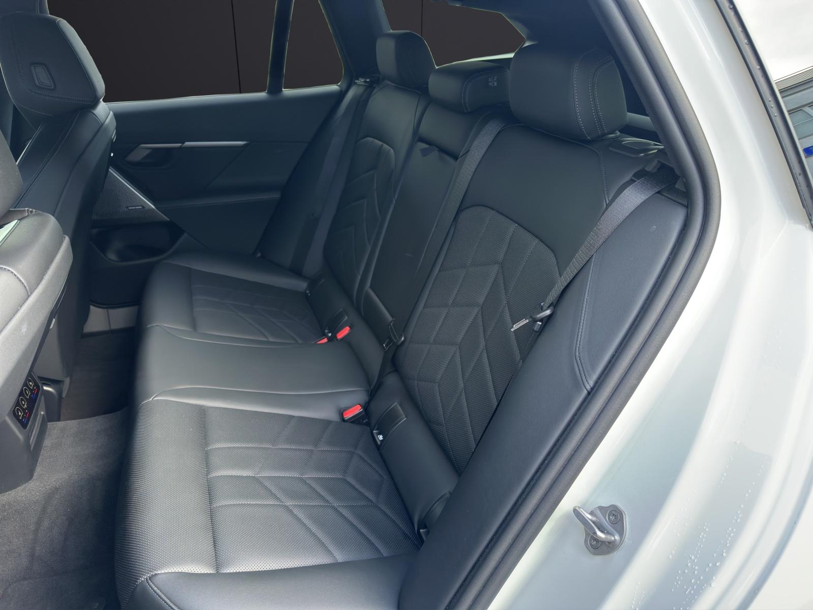 BMW 520d xDrive Touring / Attraktive Leasingzins ab 1,9% bei Abschluss einer BMW Fahrzeugversicherung-image-14
