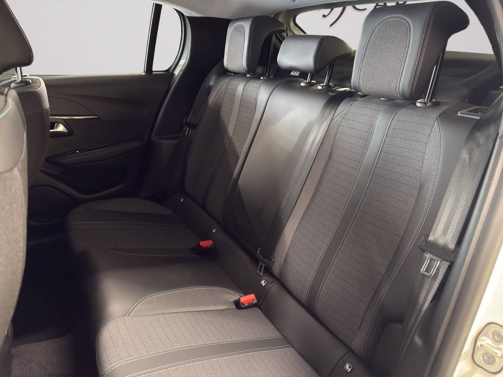 PEUGEOT 208 1.2 PureTech Allure Pack EAT8-image-8