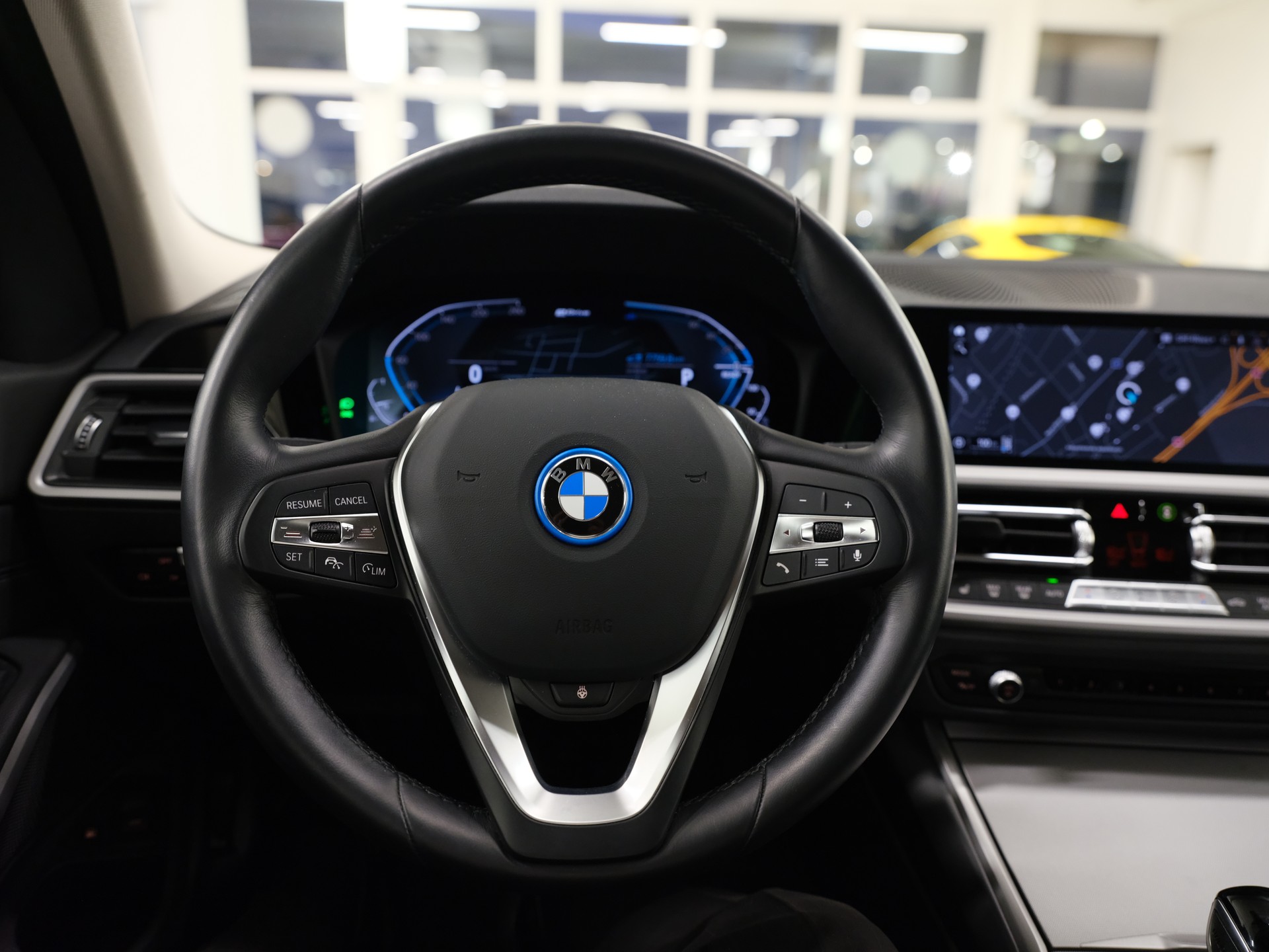 BMW 330e x DriveTouring Steptronic *Laserlicht* *Driving Assistant* *Komfortzugang*-image-10