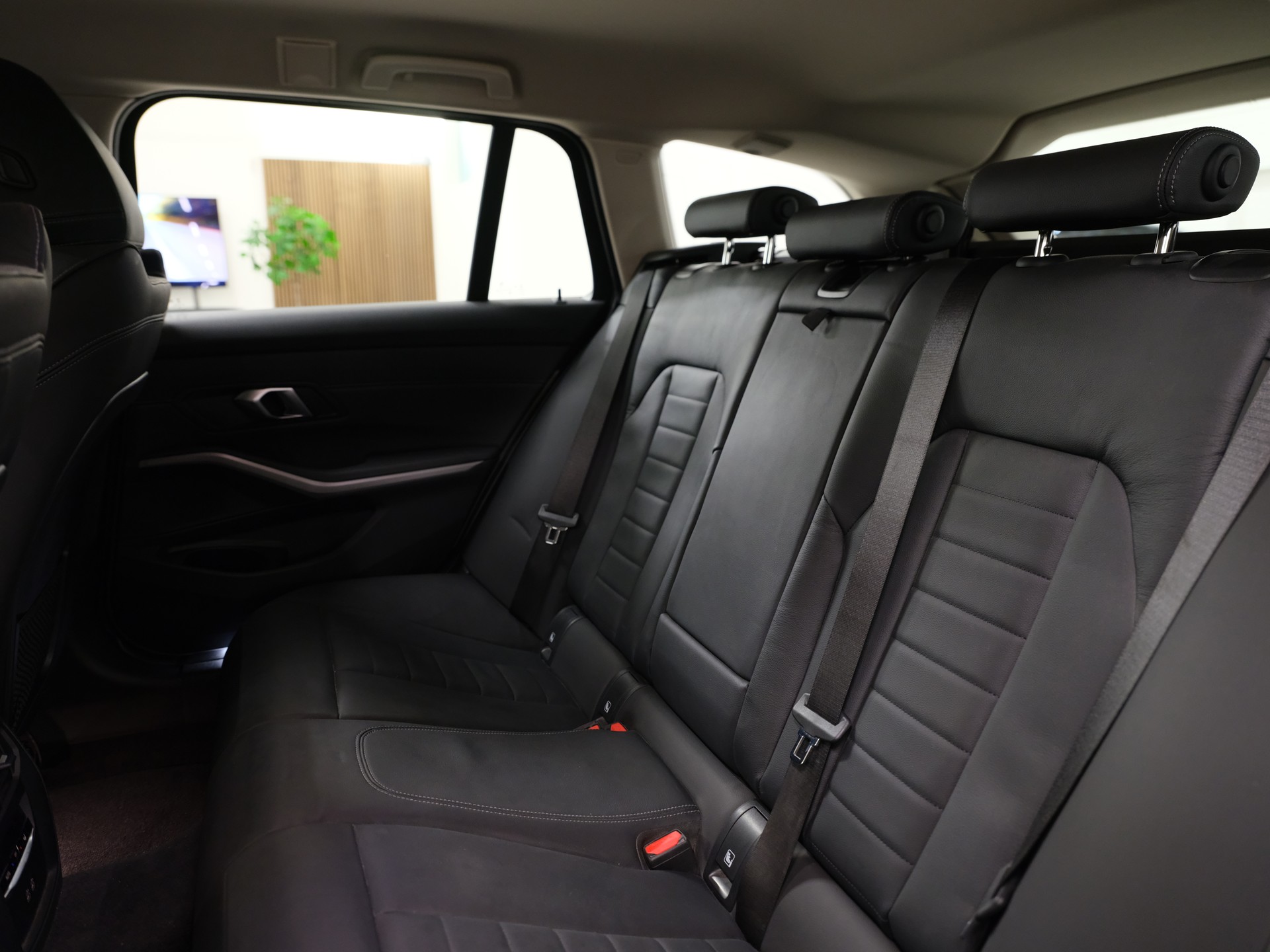 BMW 330e x DriveTouring Steptronic *Laserlicht* *Driving Assistant* *Komfortzugang*-image-19