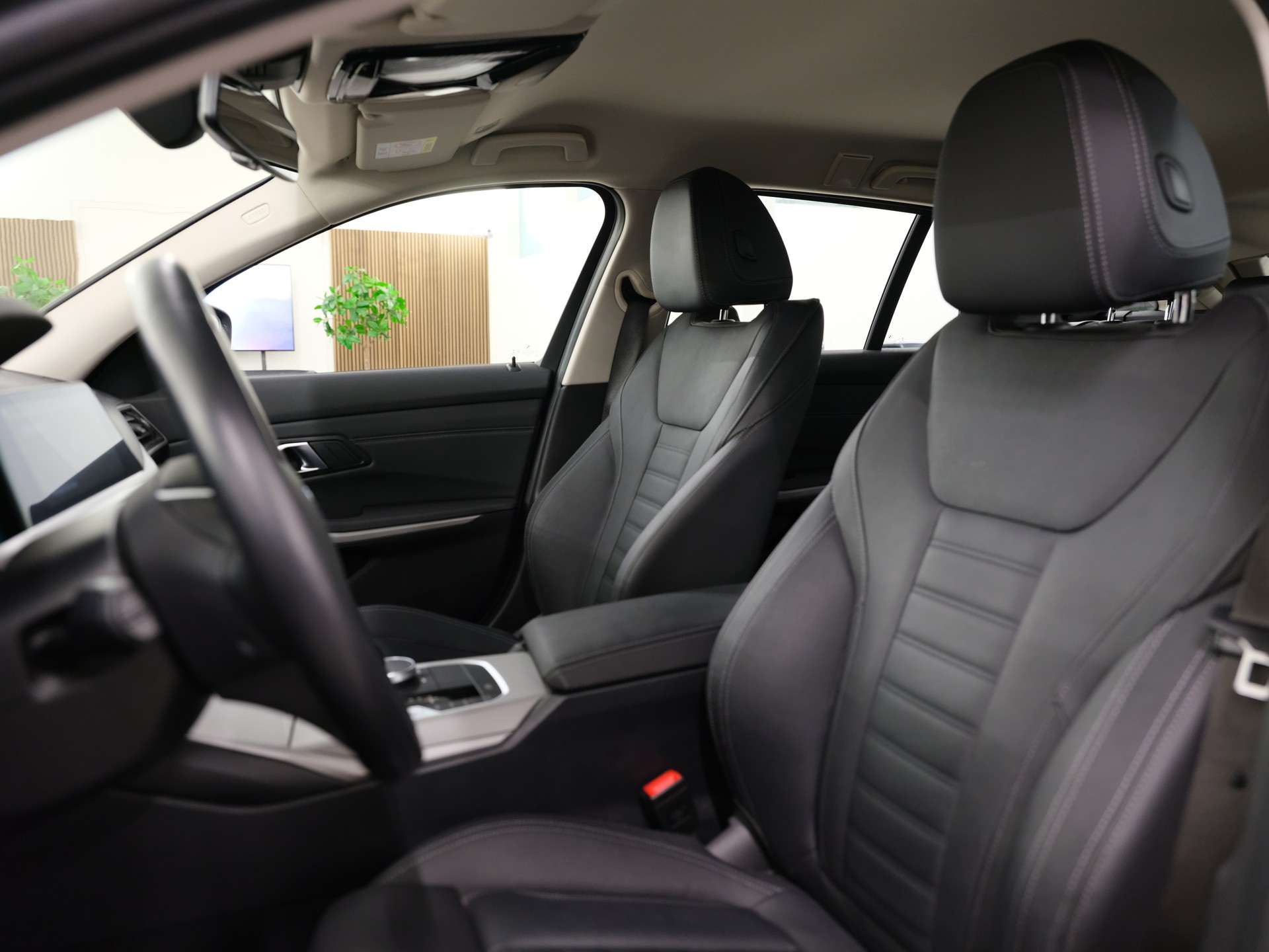 BMW 330e x DriveTouring Steptronic *Laserlicht* *Driving Assistant* *Komfortzugang*-image-8