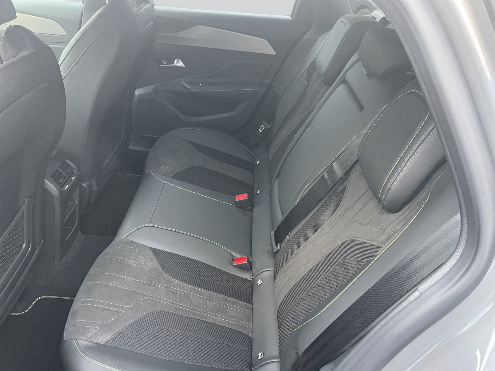 PEUGEOT 308 SW NEW 1.2 HEV 145 GT-image-7