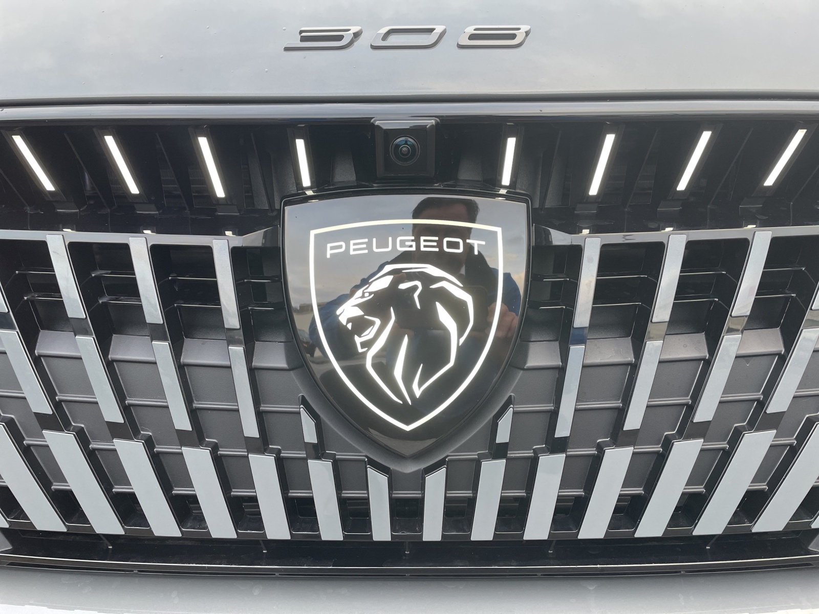 PEUGEOT 308 SW NEW 1.2 HEV 145 GT-image-10