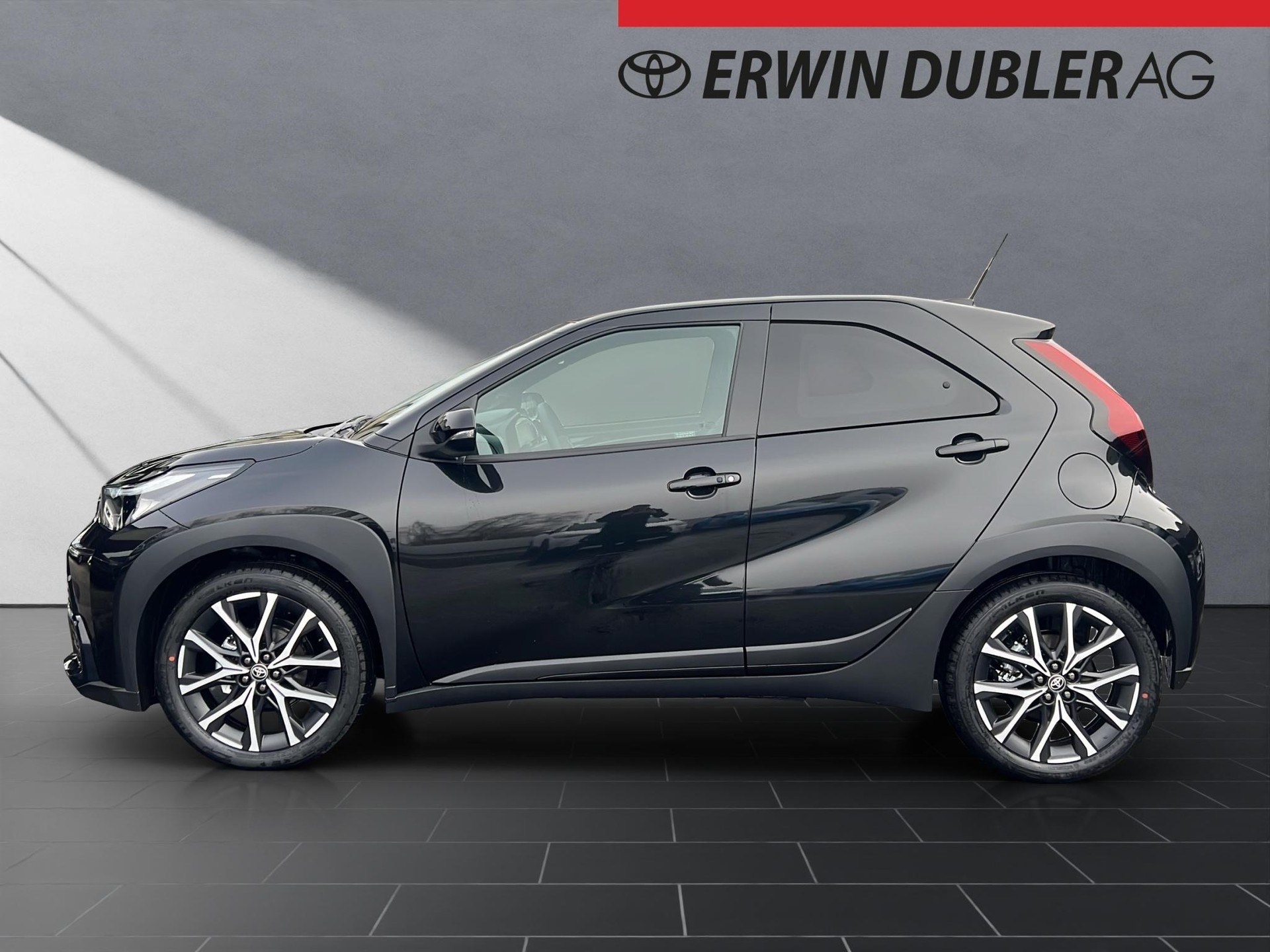 TOYOTA Aygo X 1.5 VVT-i HSD GR Sport-image-1