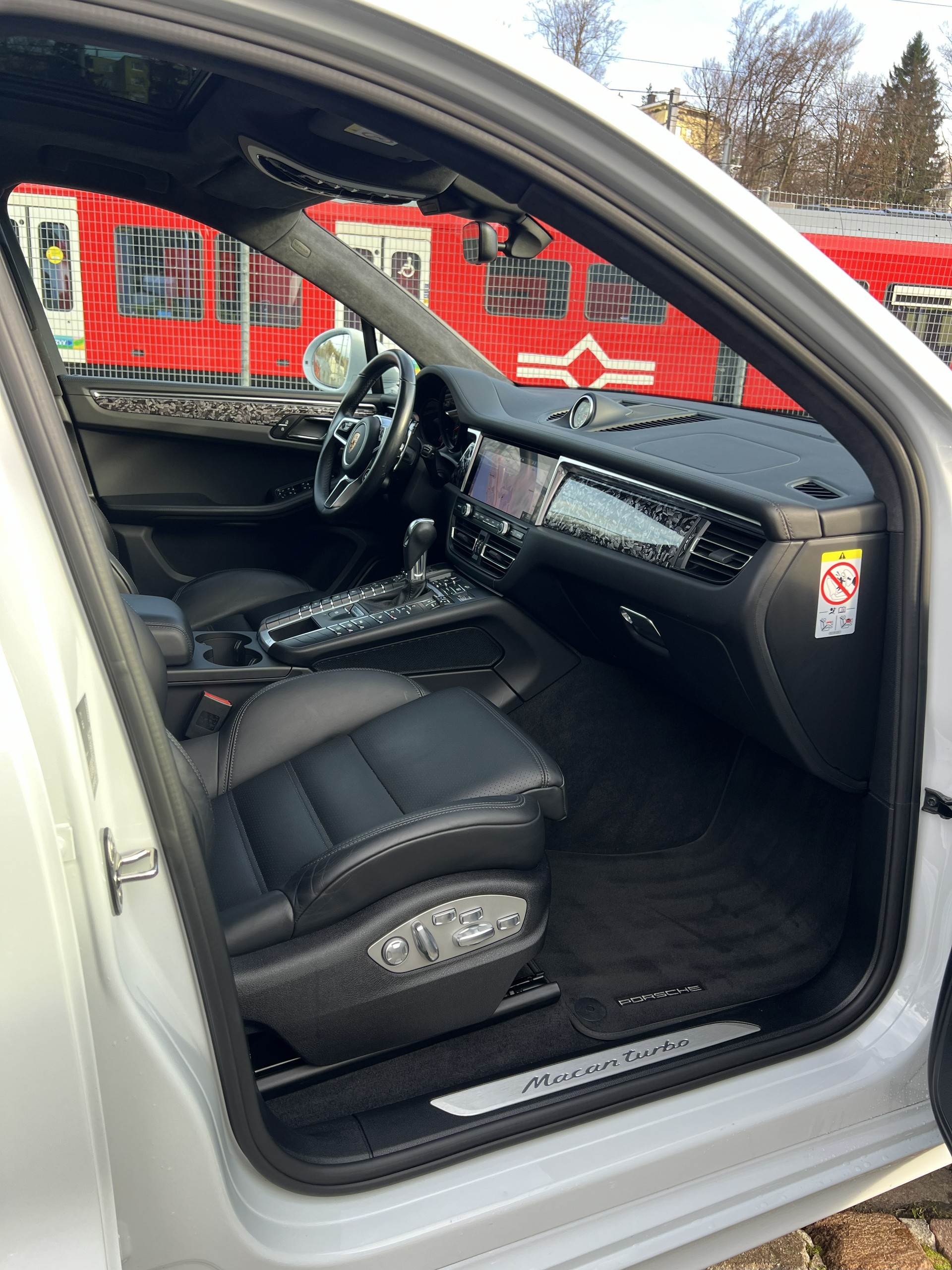 PORSCHE Macan Turbo PDK-image-14