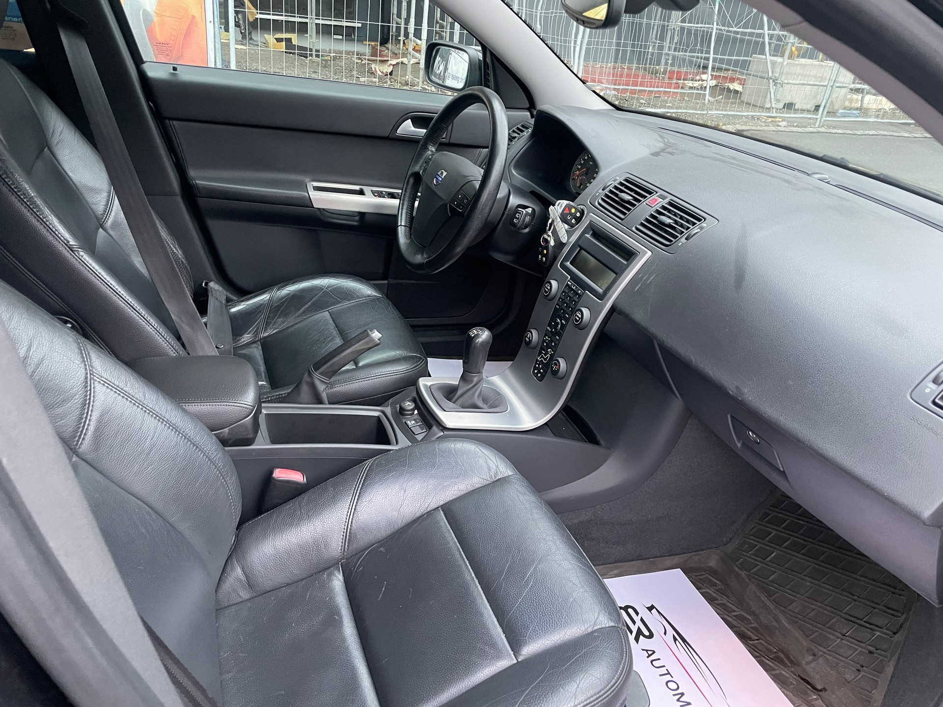 VOLVO V50 1.6D-image-11