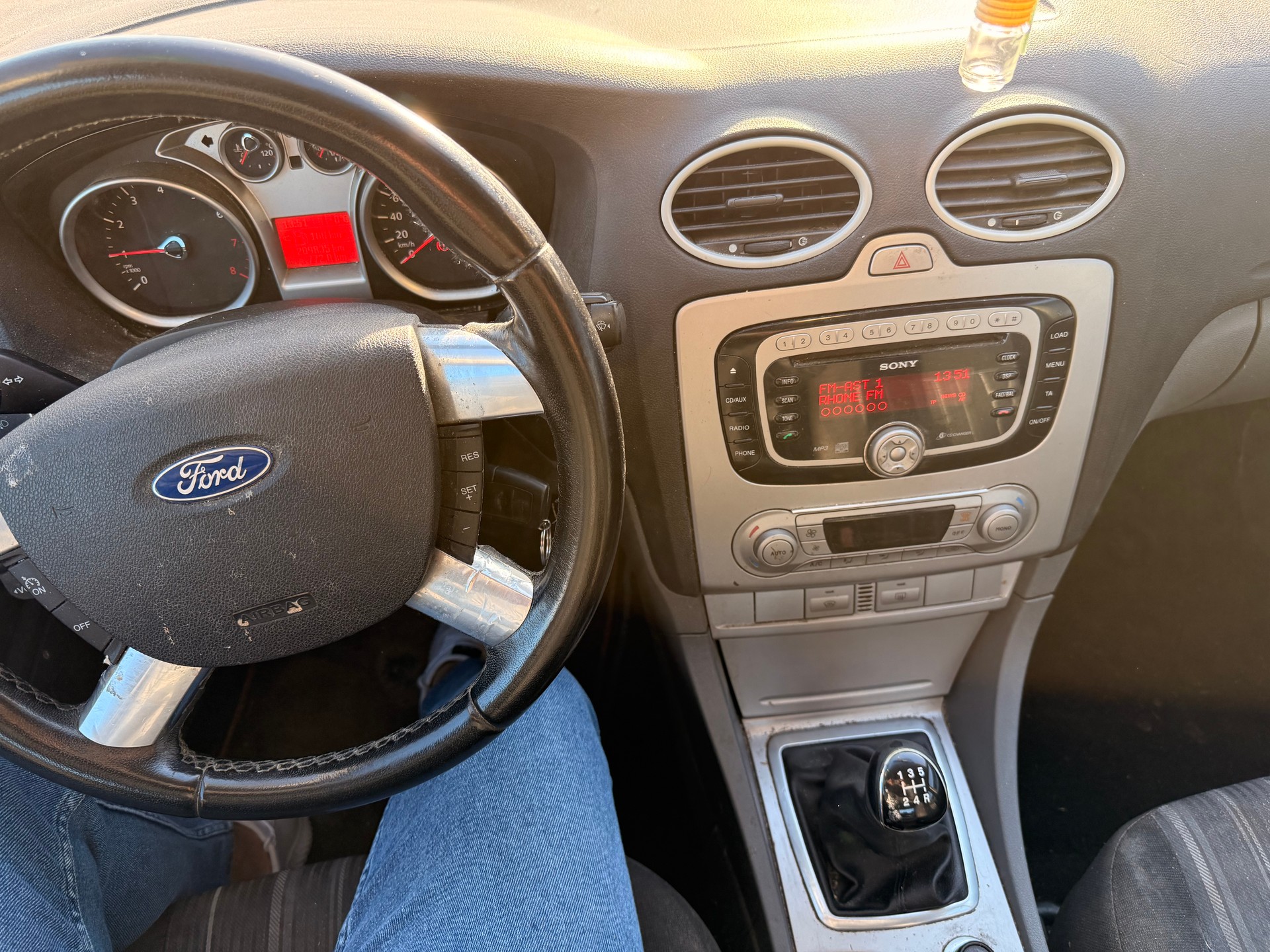 FORD Focus 2.0i Titanium-image-7