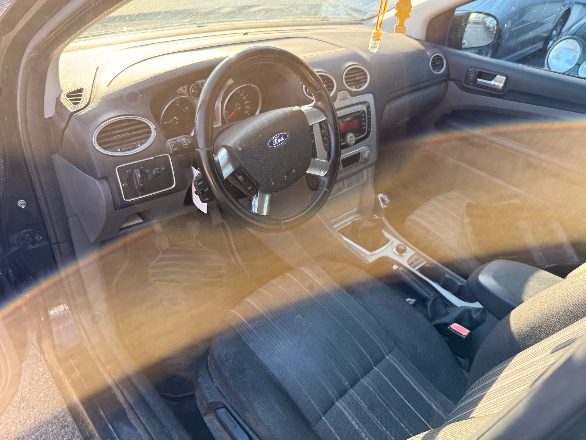 FORD Focus 2.0i Titanium-image-6