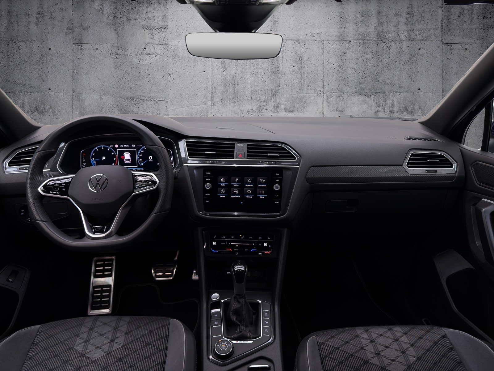 VW Tiguan Allspace 2.0TSI R-Line 4Motion DSG *CH-Fahrzeug*-image-9